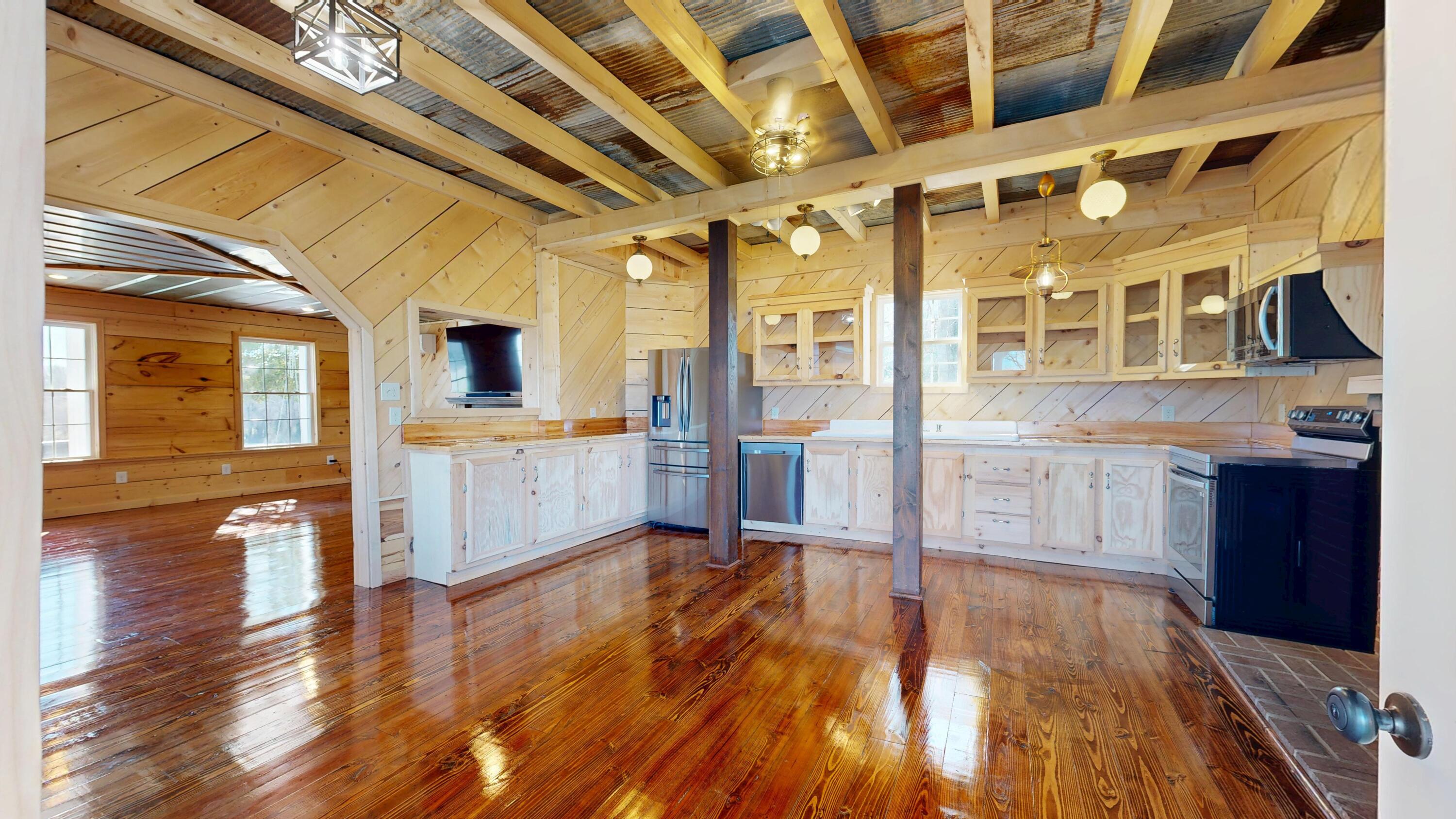 305 Simpkins Lane Property Photo 8