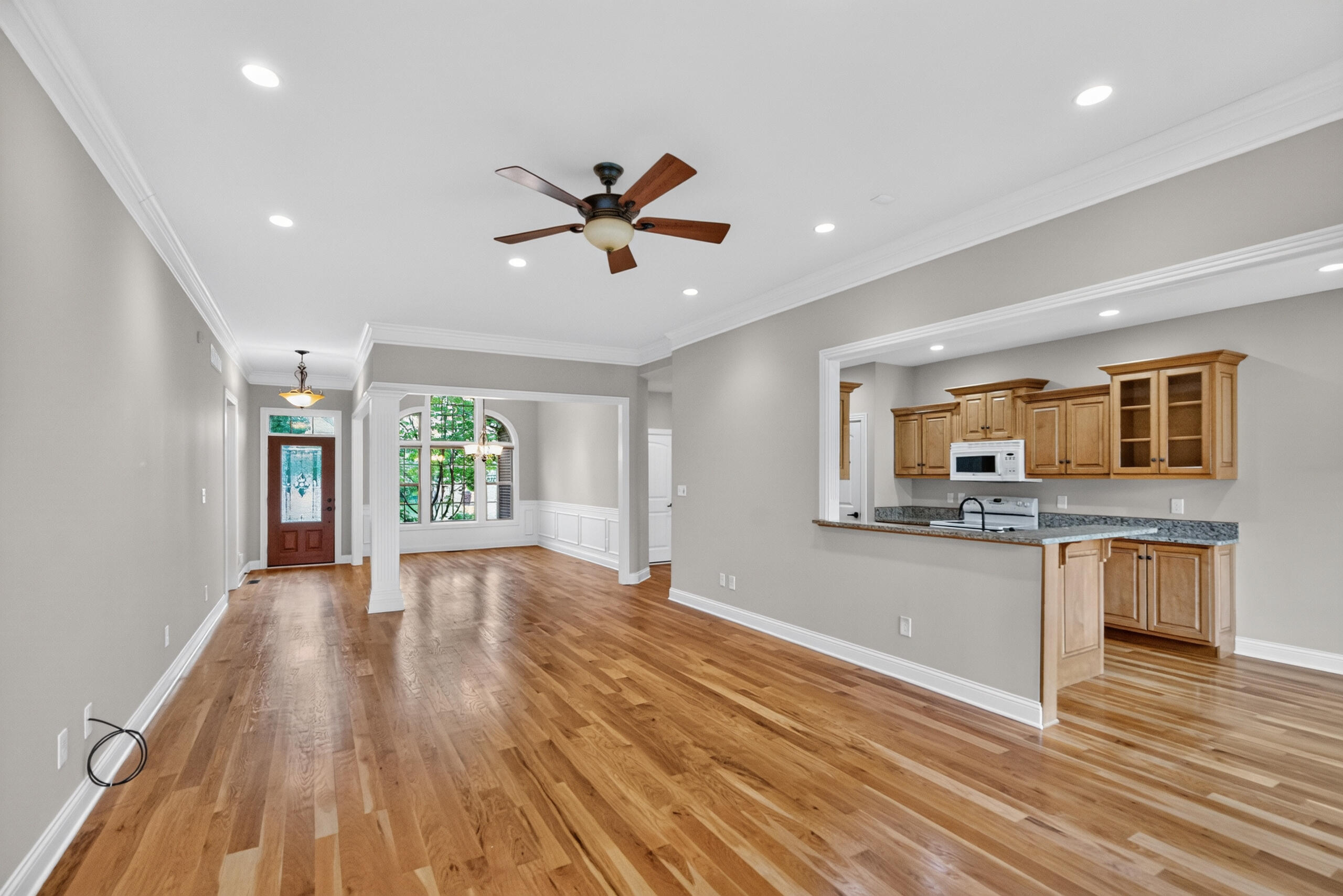 205 Red Oak Way Property Photo 8