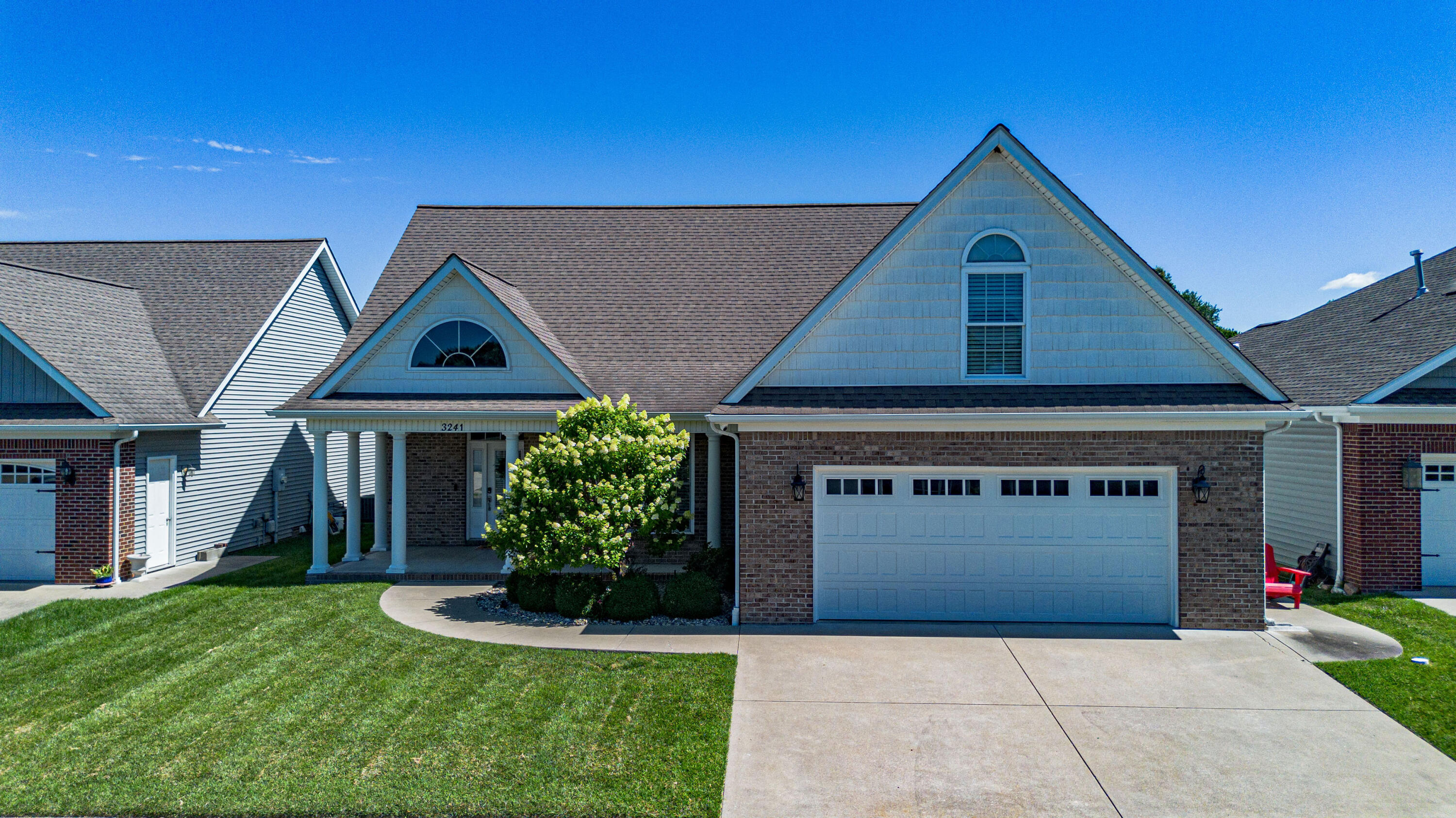 3241 Sandpiper Circle Property Photo 1