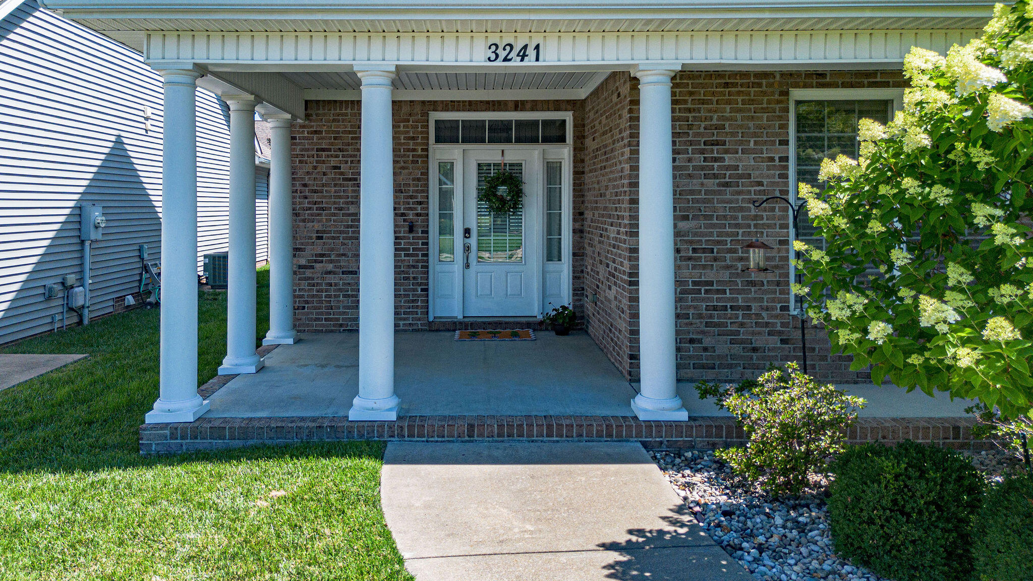 3241 Sandpiper Circle Property Photo 4