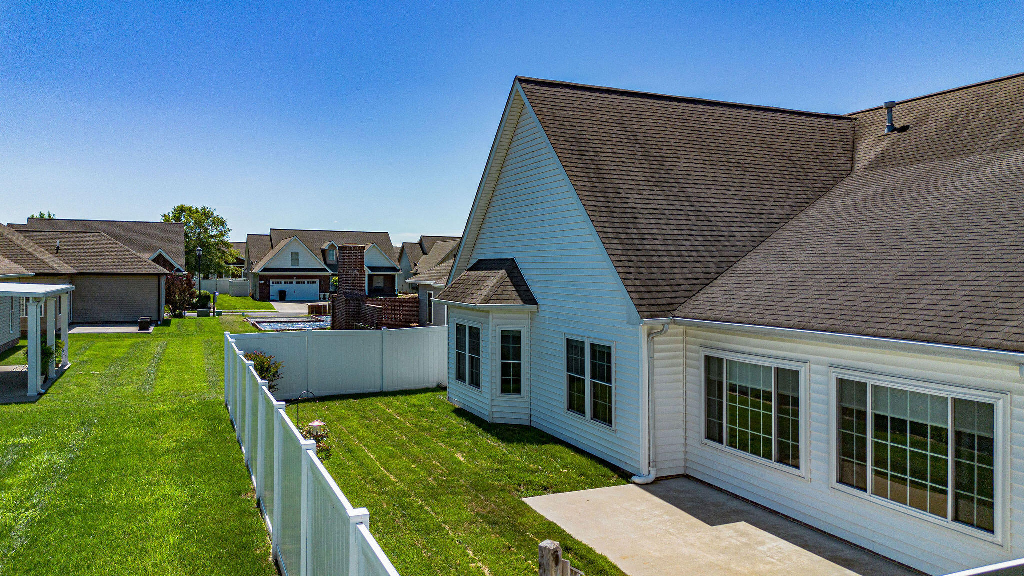 3241 Sandpiper Circle Property Photo 6