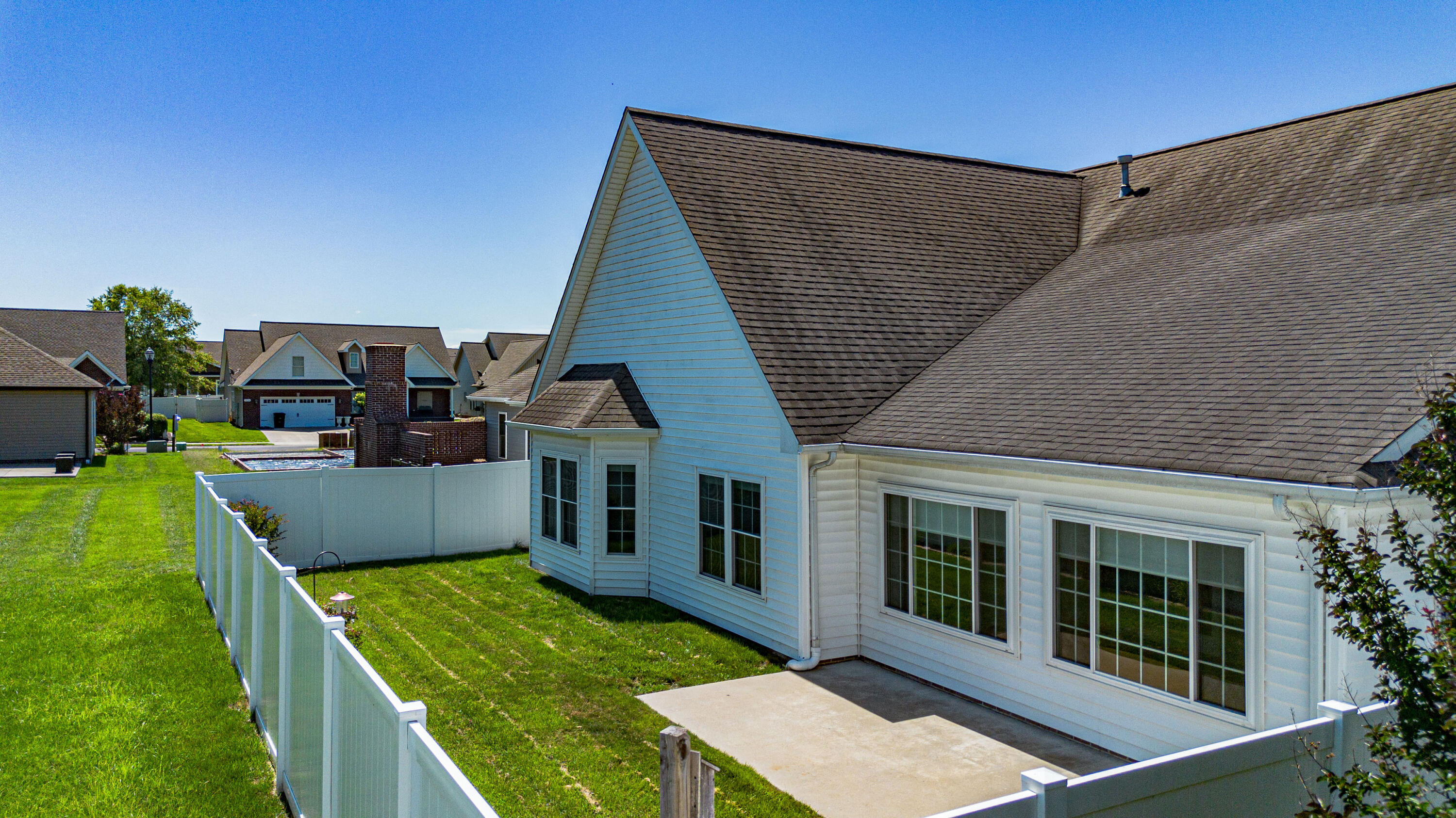 3241 Sandpiper Circle Property Photo 8