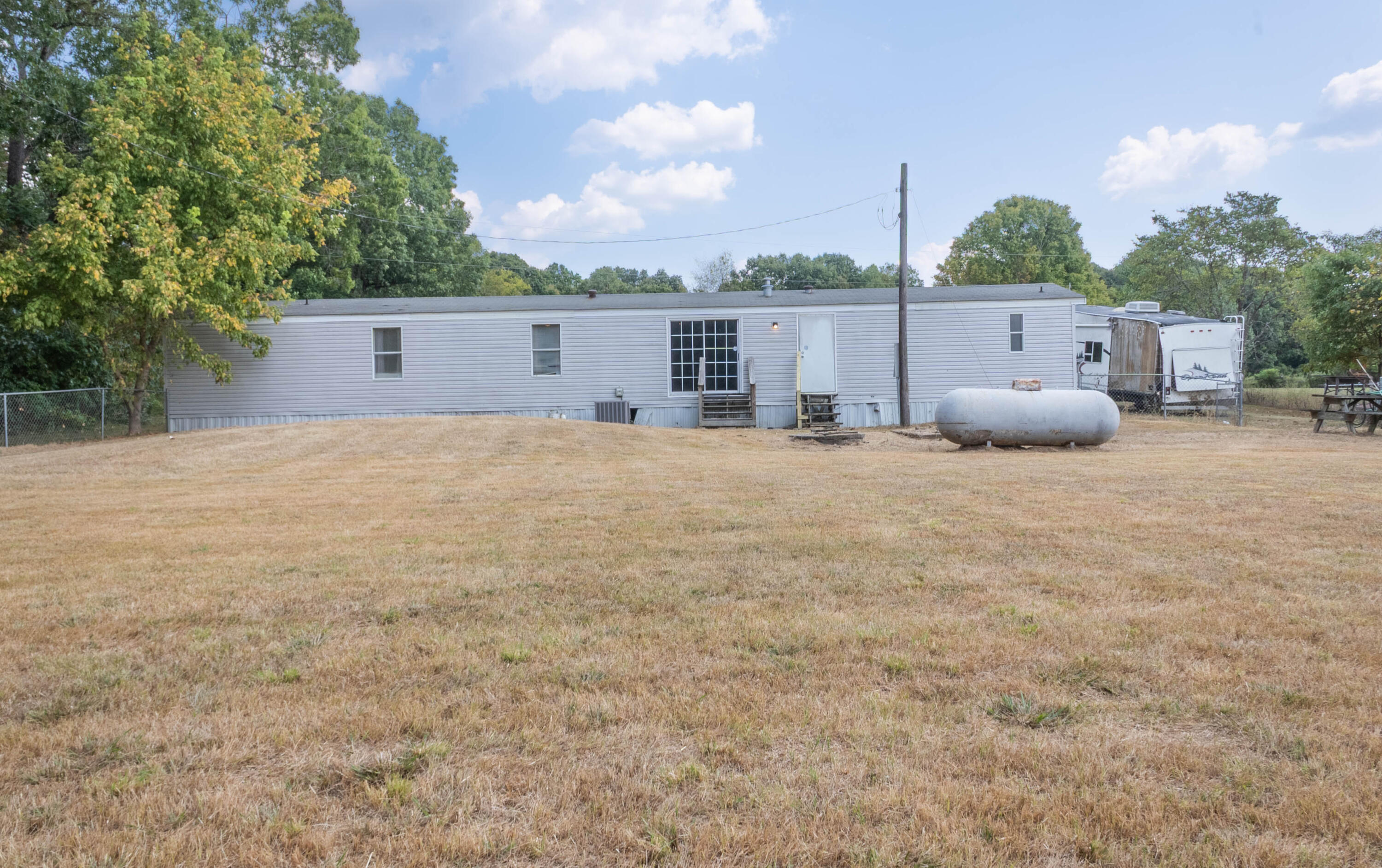 813 Travis Road Property Photo 17