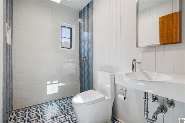 786 Howard Road Property Photo 15