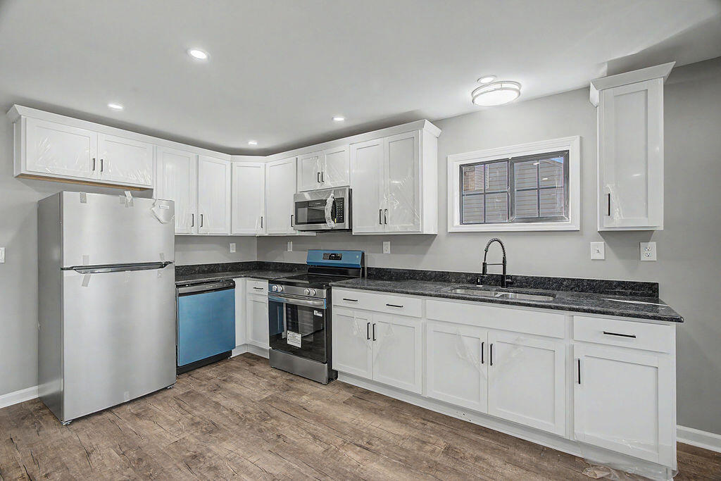 20 Robin Road Property Photo 5