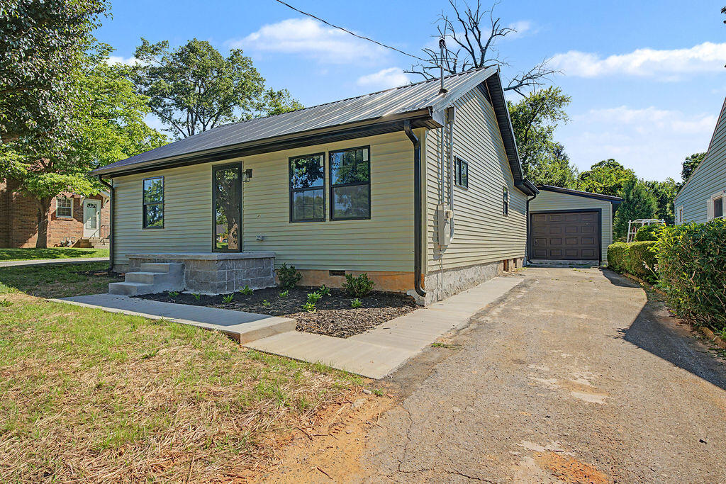 20 Robin Road Property Photo 21