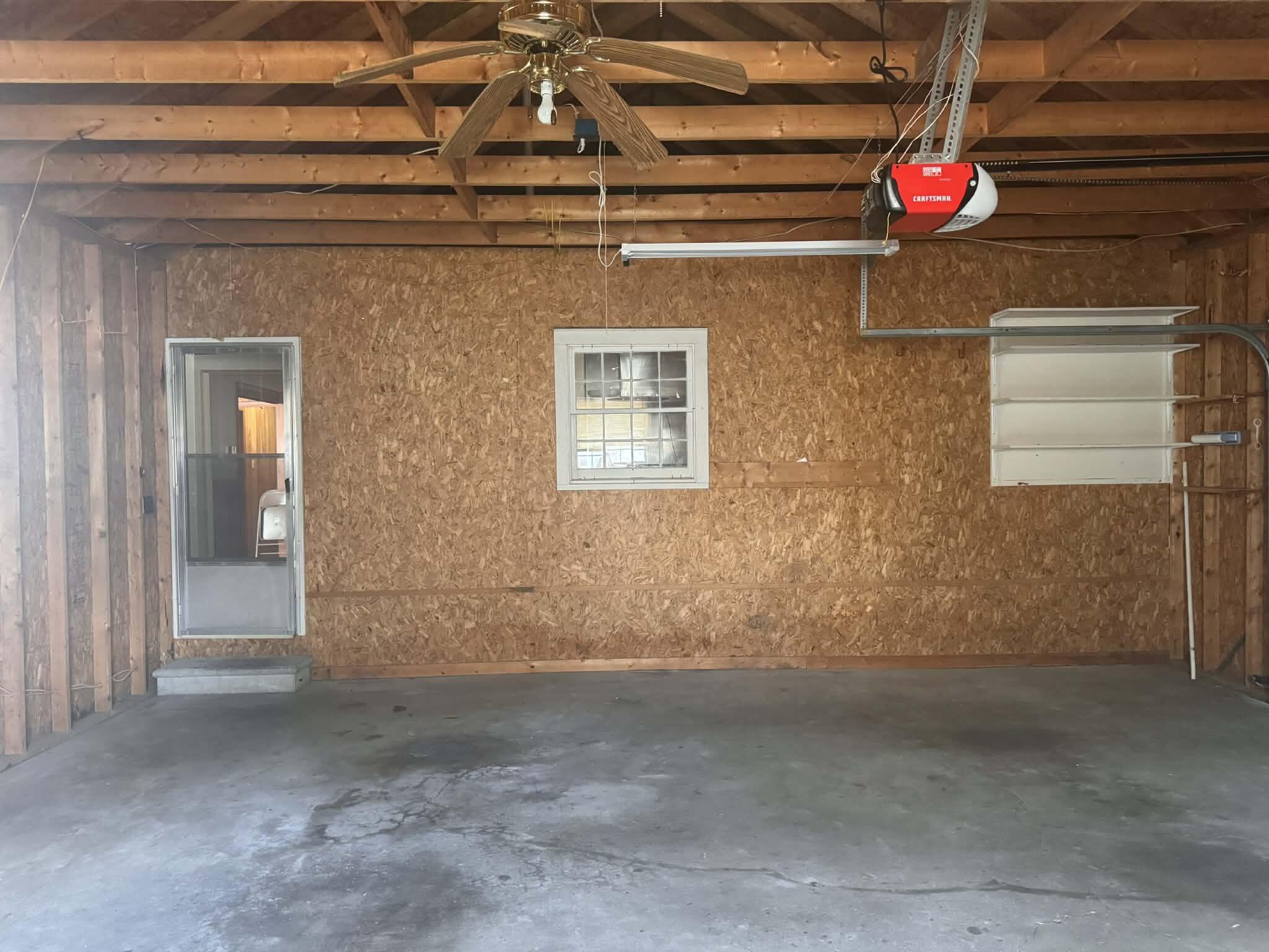 1103 E 18th Street Property Photo 3