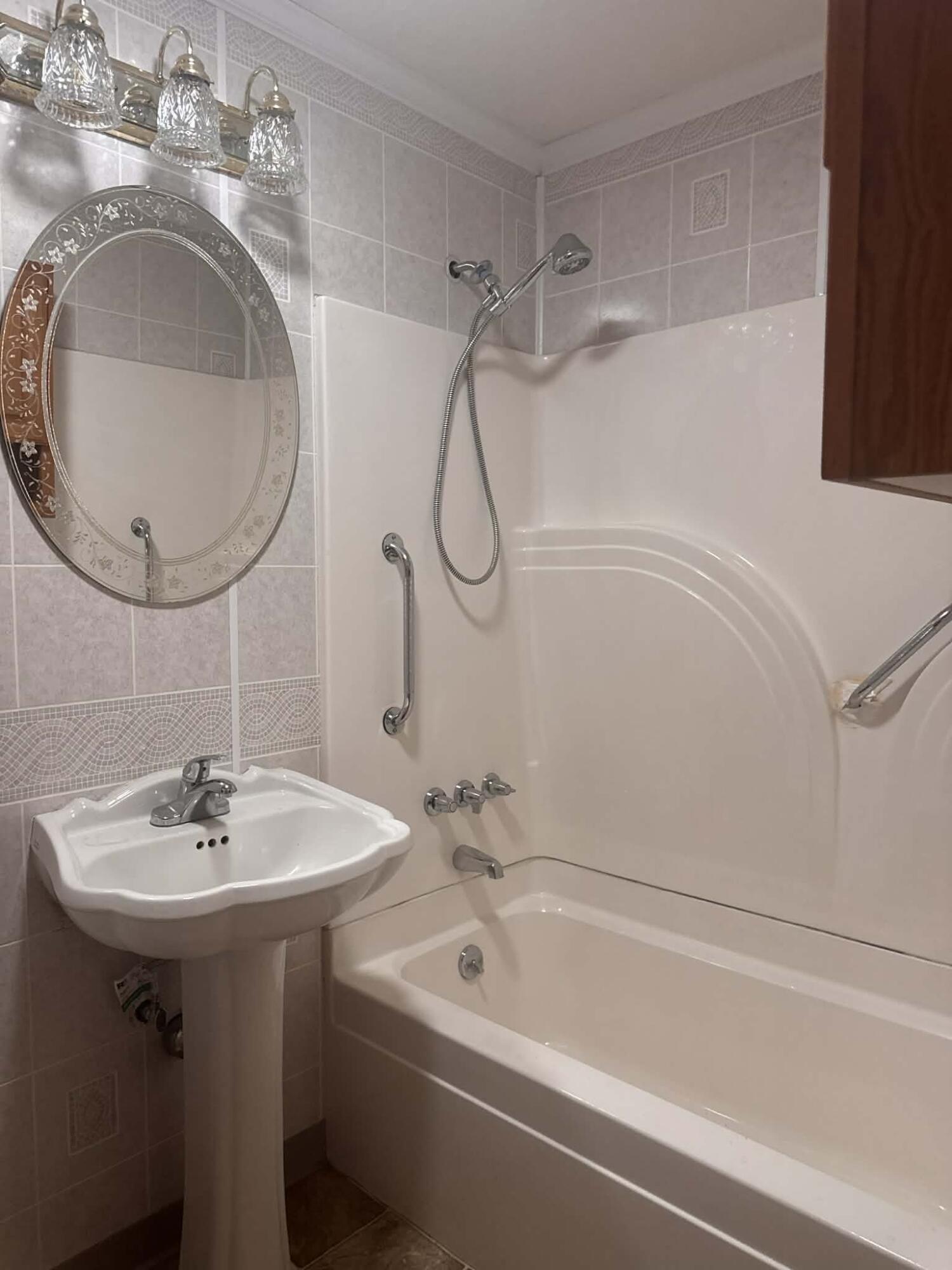 1103 E 18th Street Property Photo 5