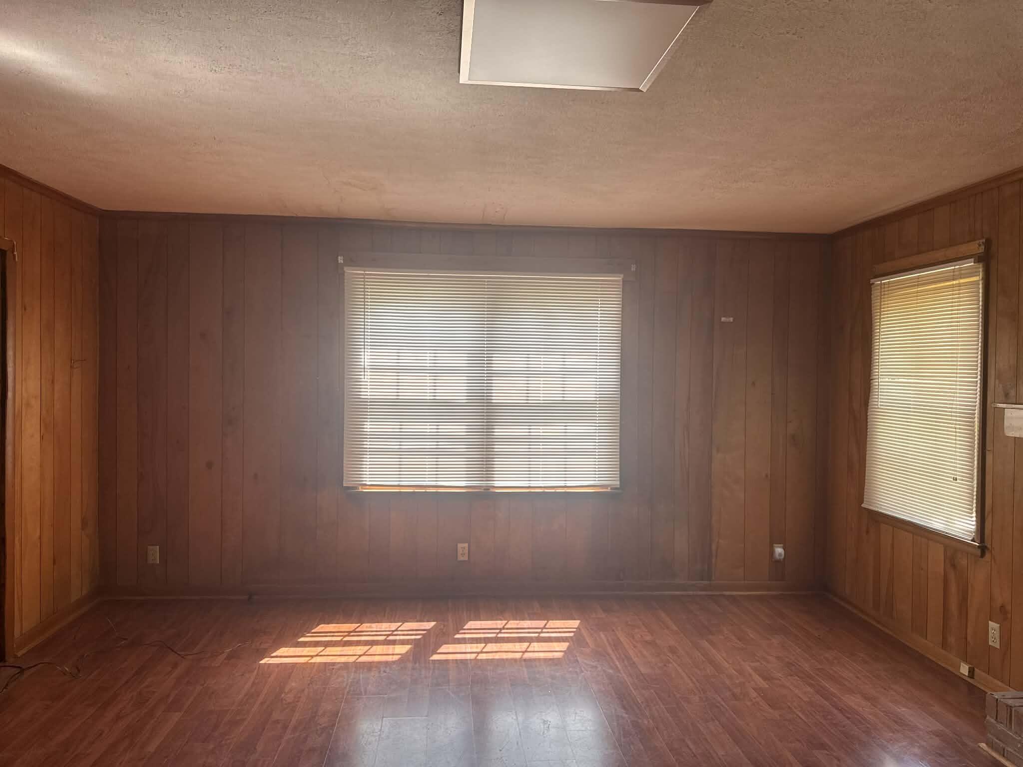 1103 E 18th Street Property Photo 21