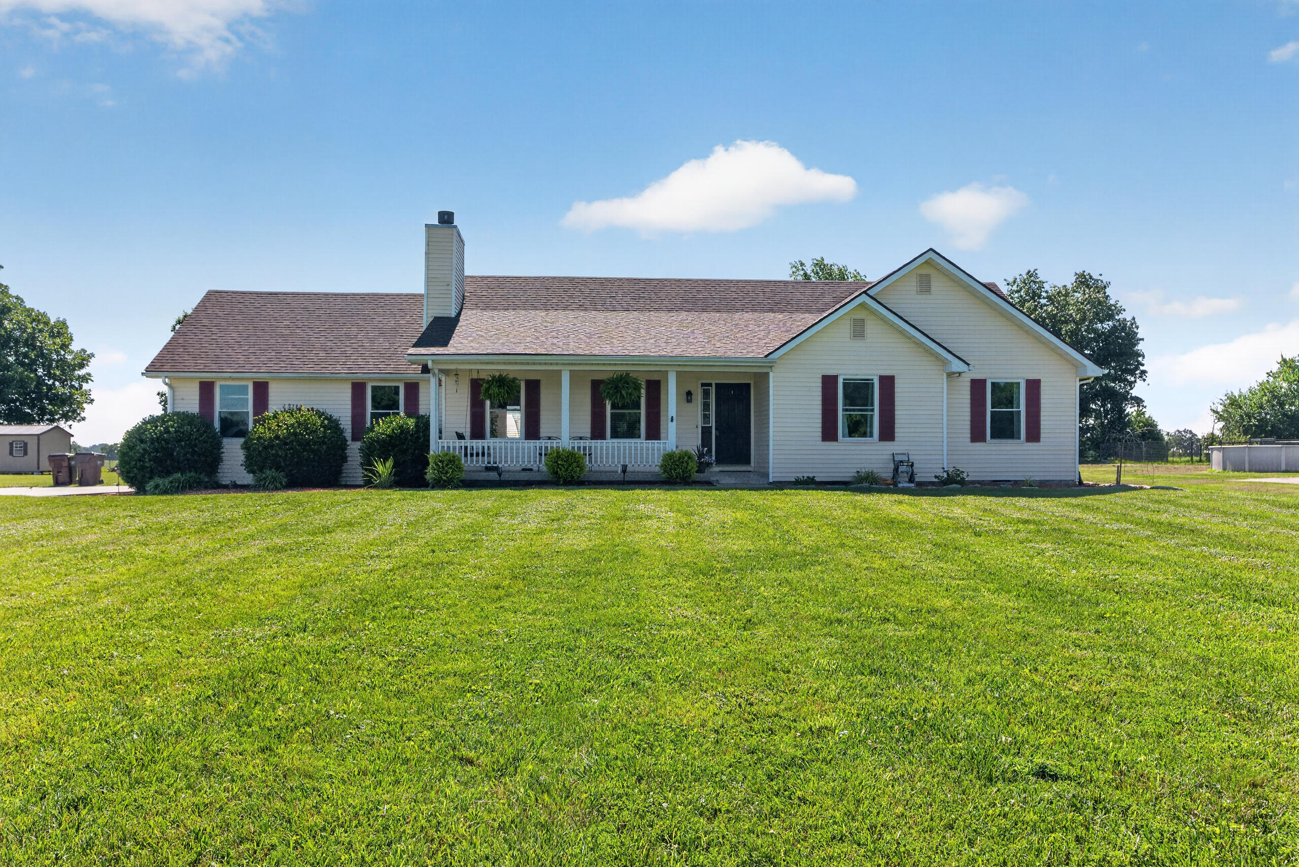 1013 Caroline Drive Property Photo 1