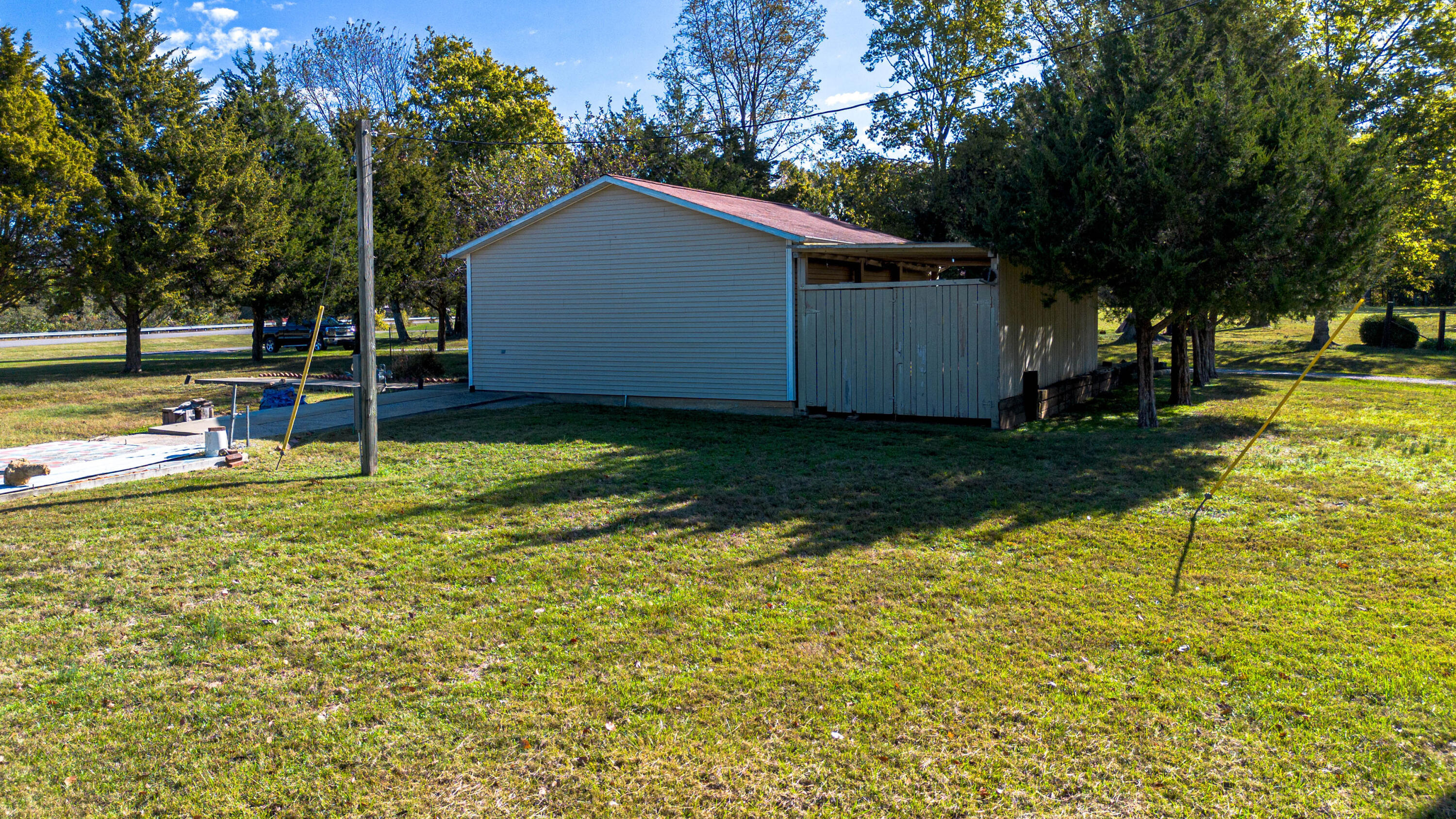 252 County Rd 1228 Property Photo 6