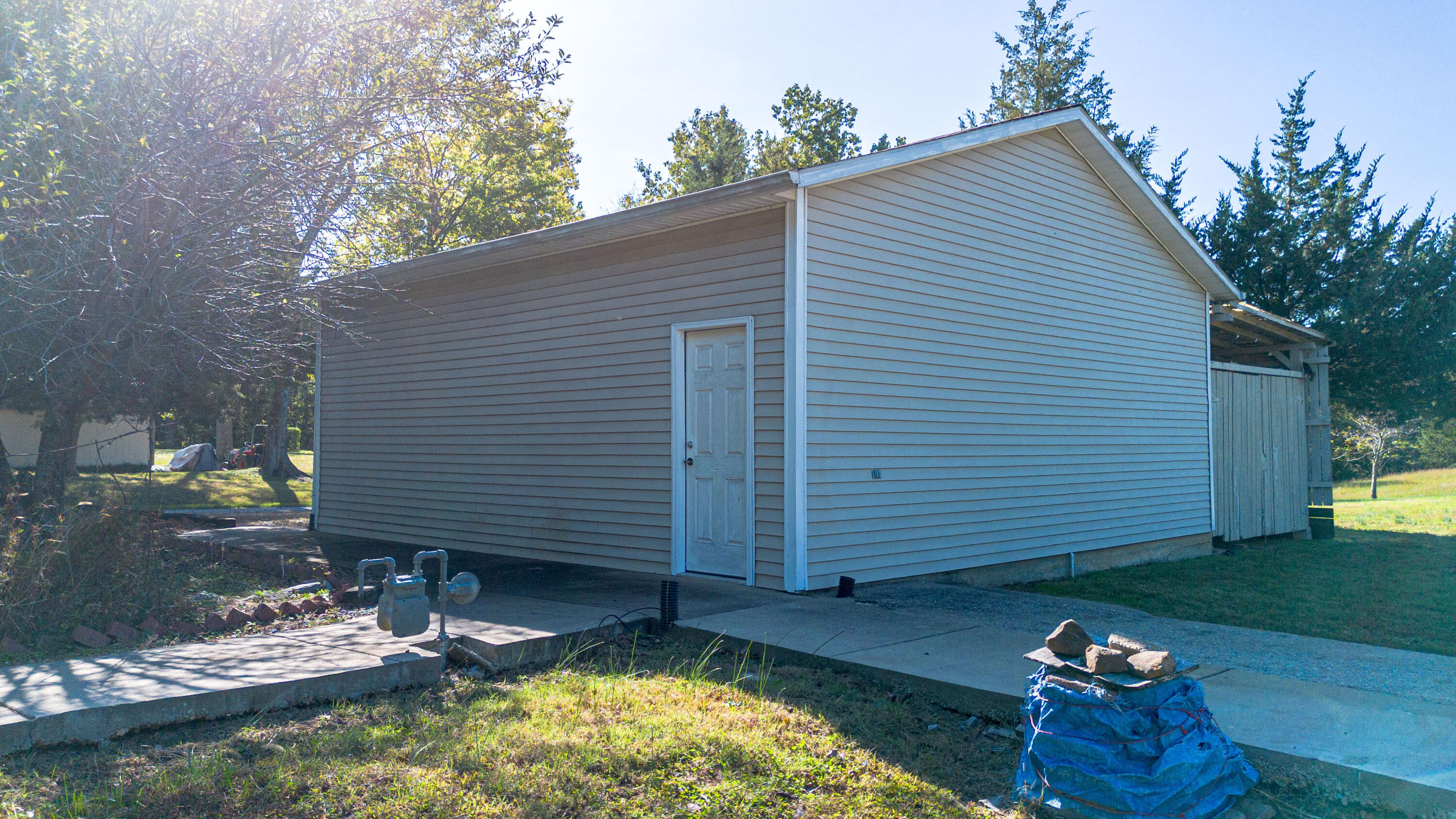 252 County Rd 1228 Property Photo 8