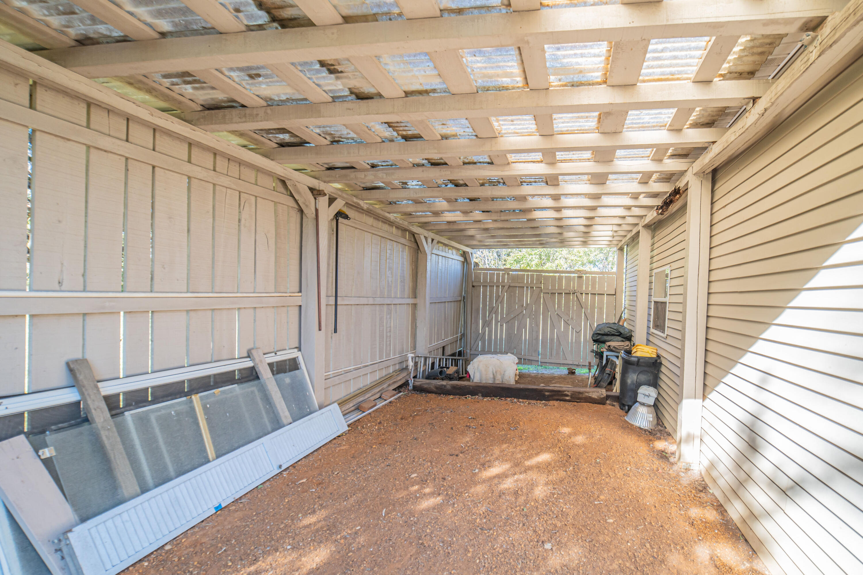 252 County Rd 1228 Property Photo 13