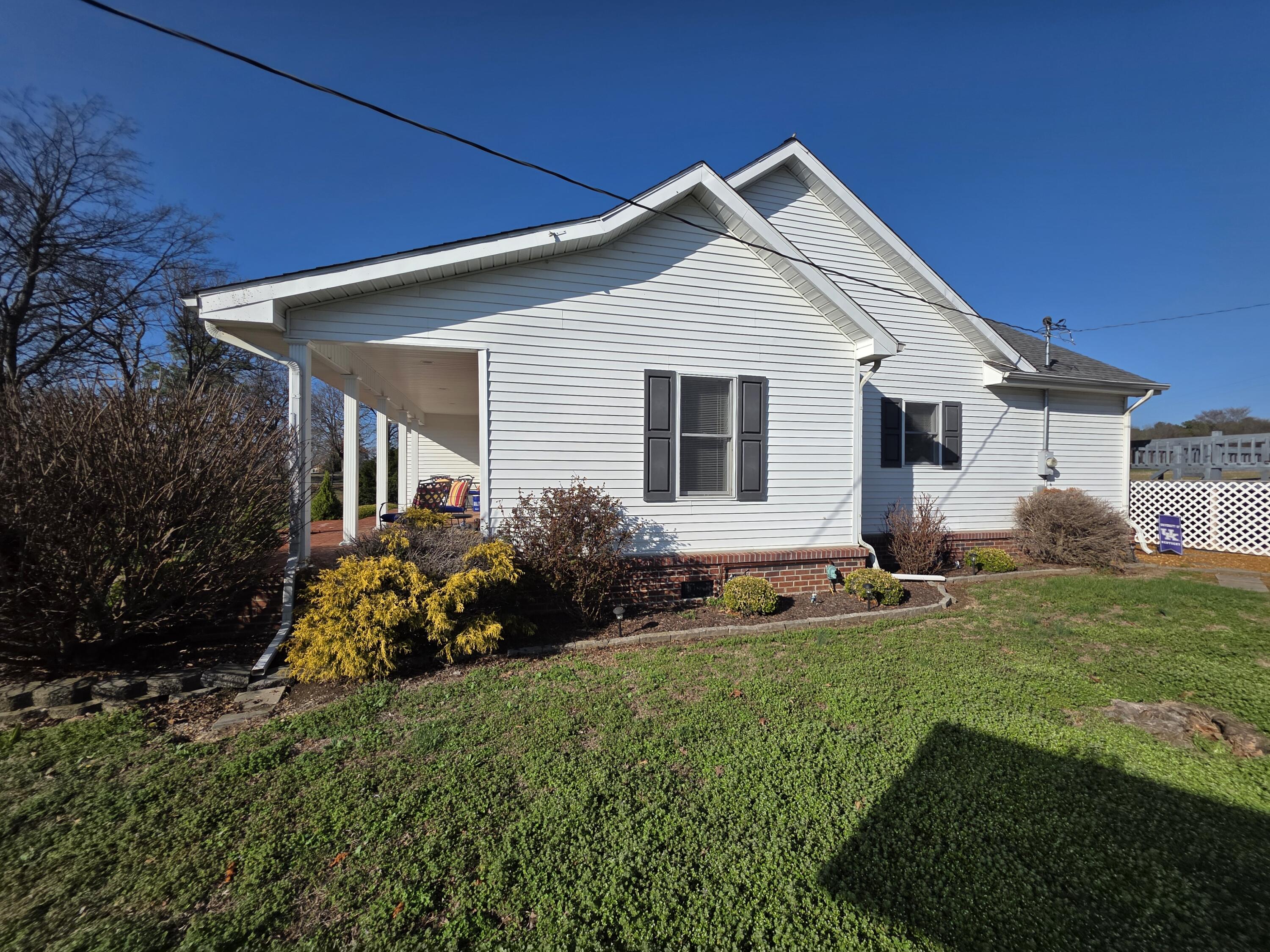 1498 Coopertown Road Property Photo 5