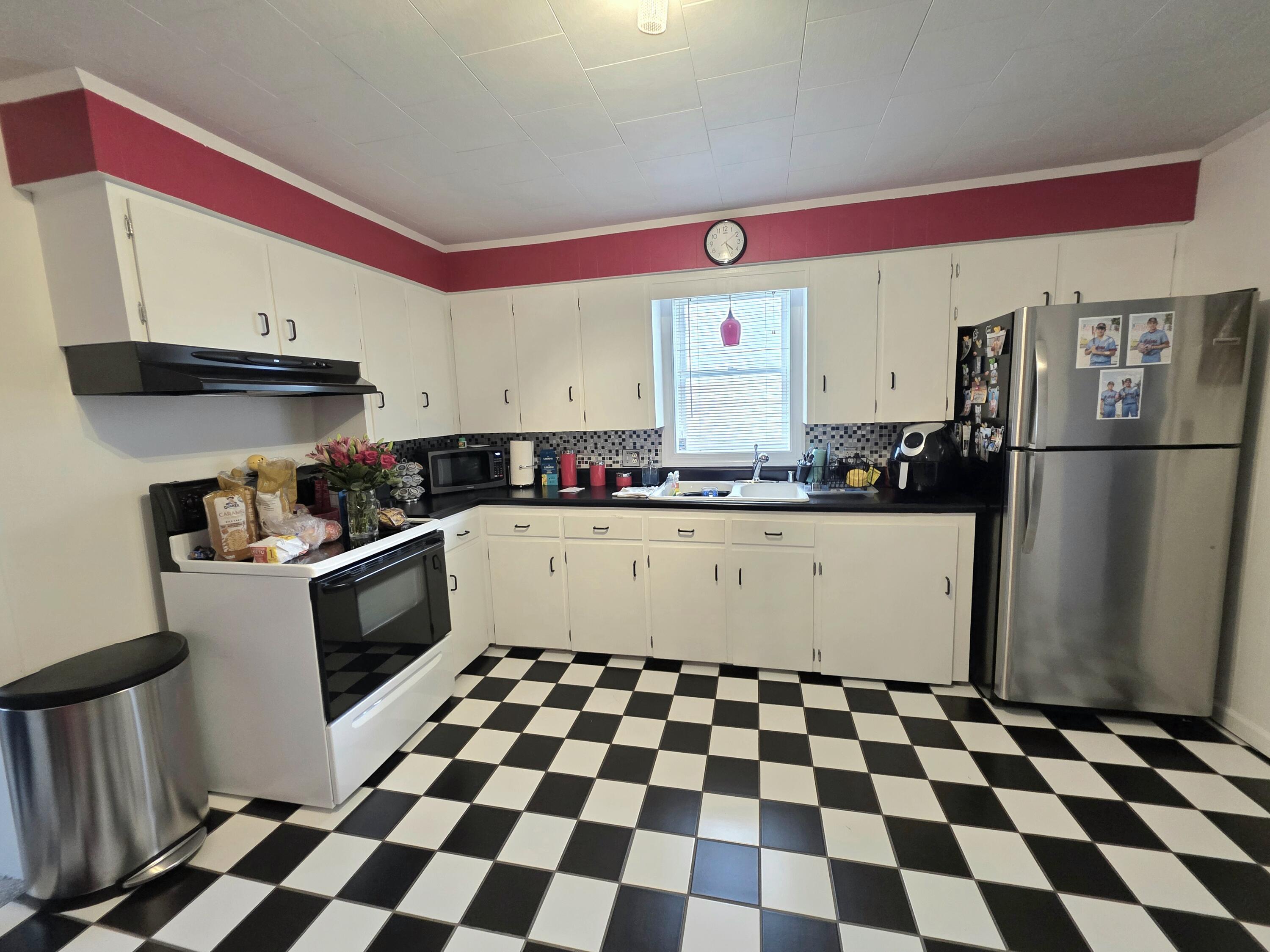 1498 Coopertown Road Property Photo 29