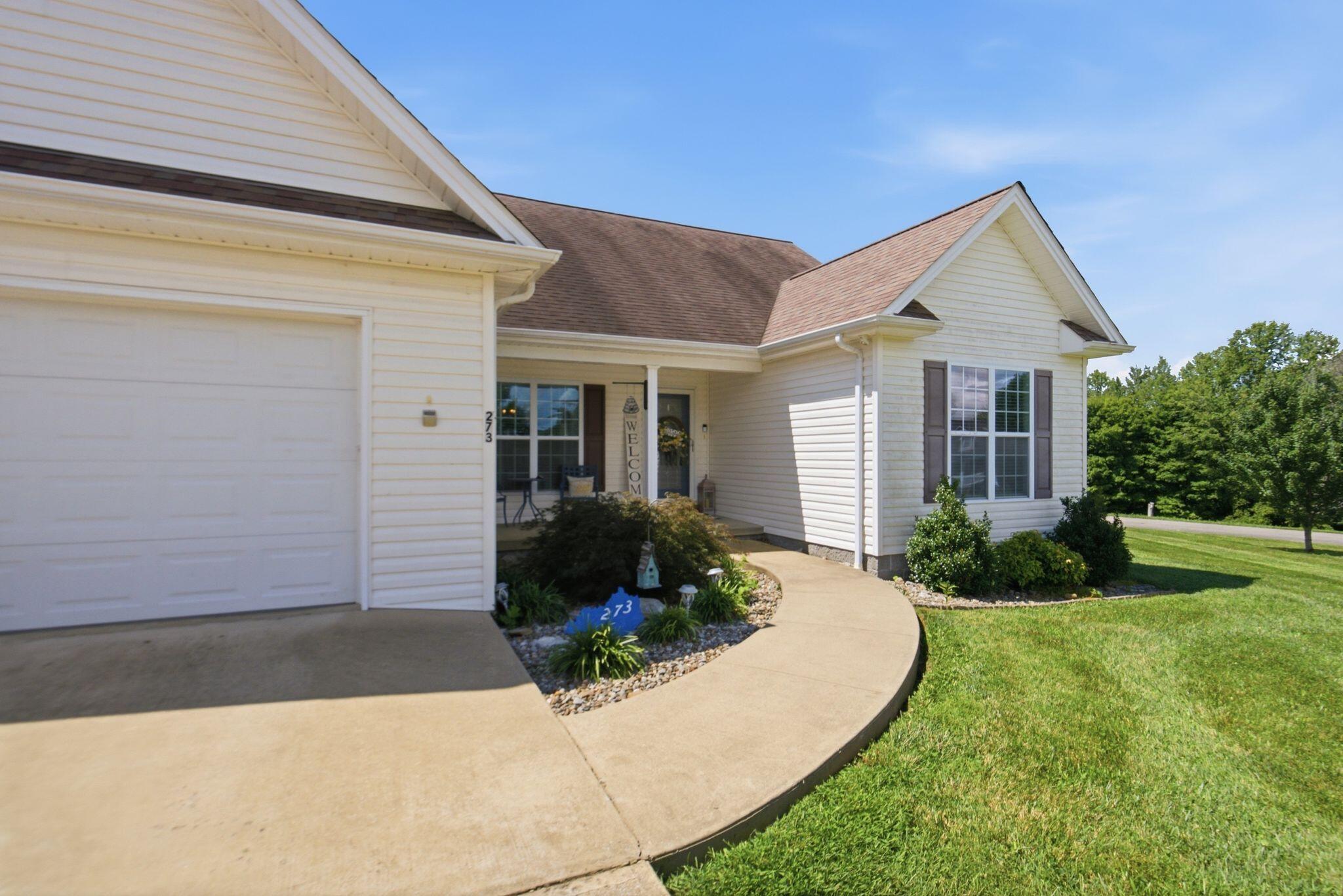 273 Ridgefield Drive Property Photo 4