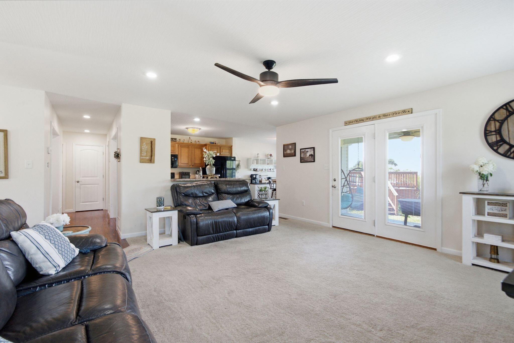 273 Ridgefield Drive Property Photo 13