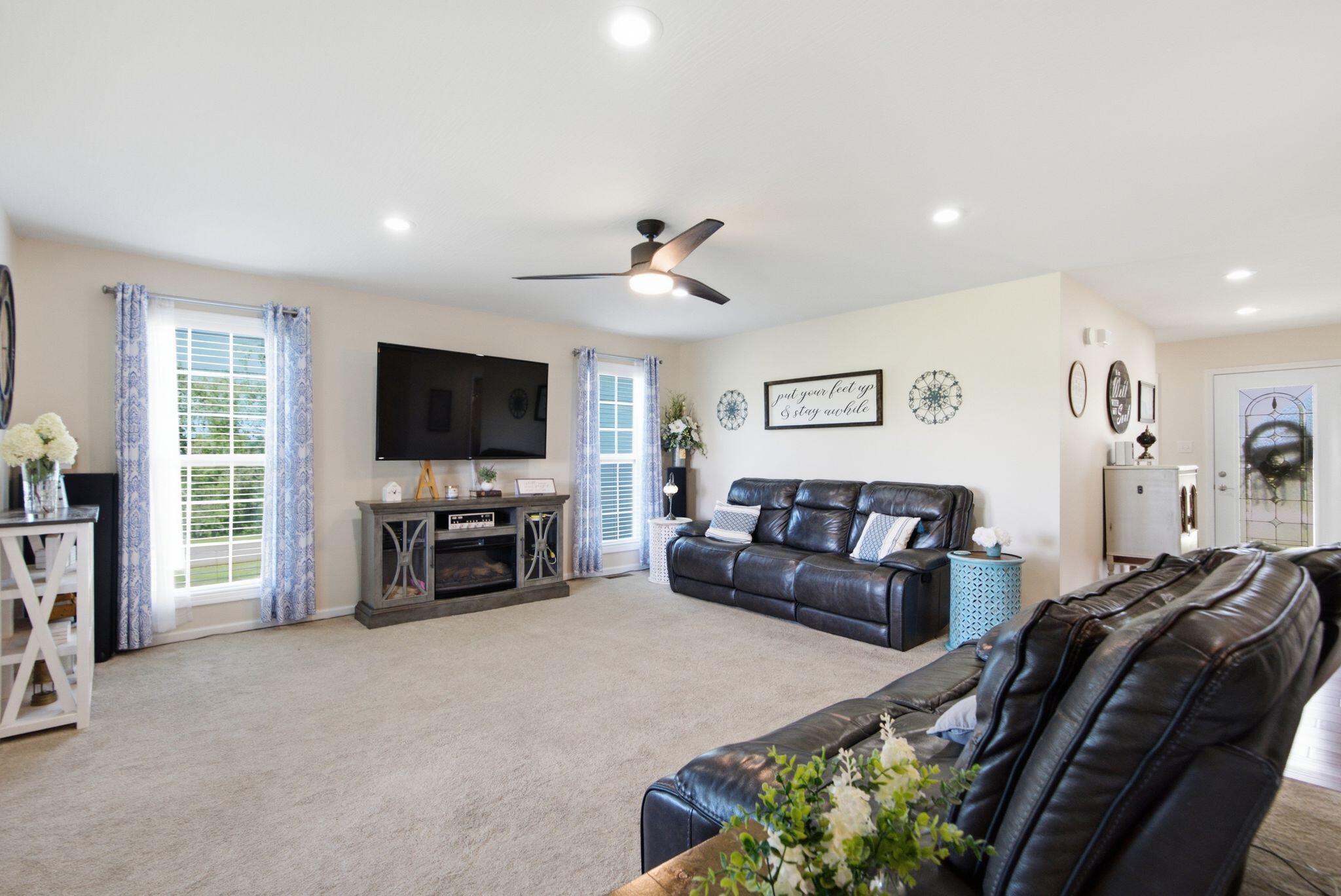 273 Ridgefield Drive Property Photo 15
