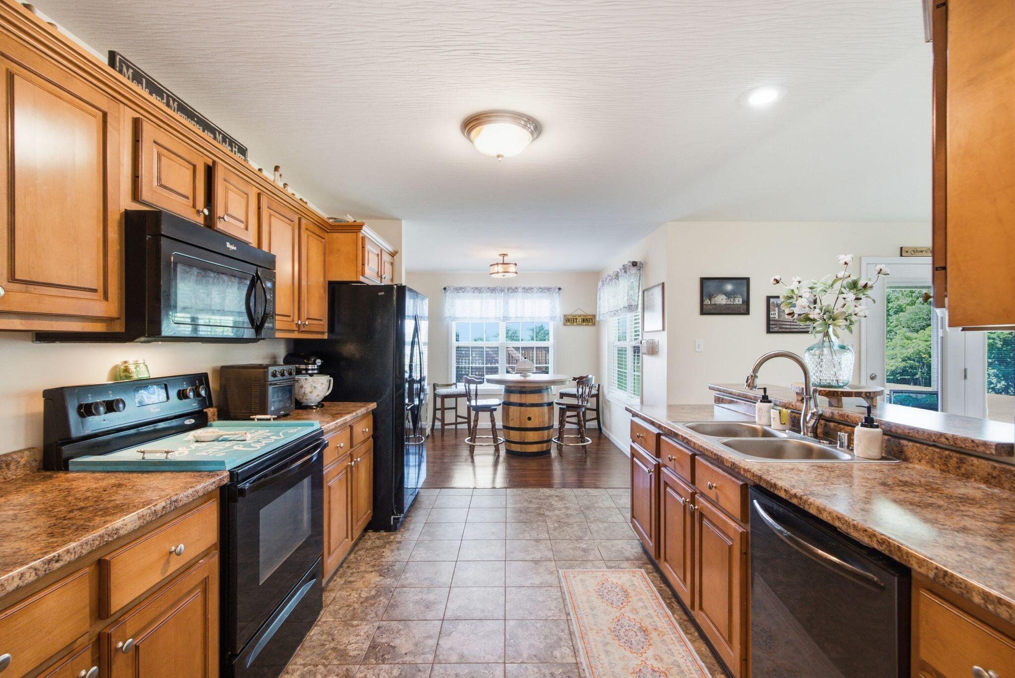 273 Ridgefield Drive Property Photo 16