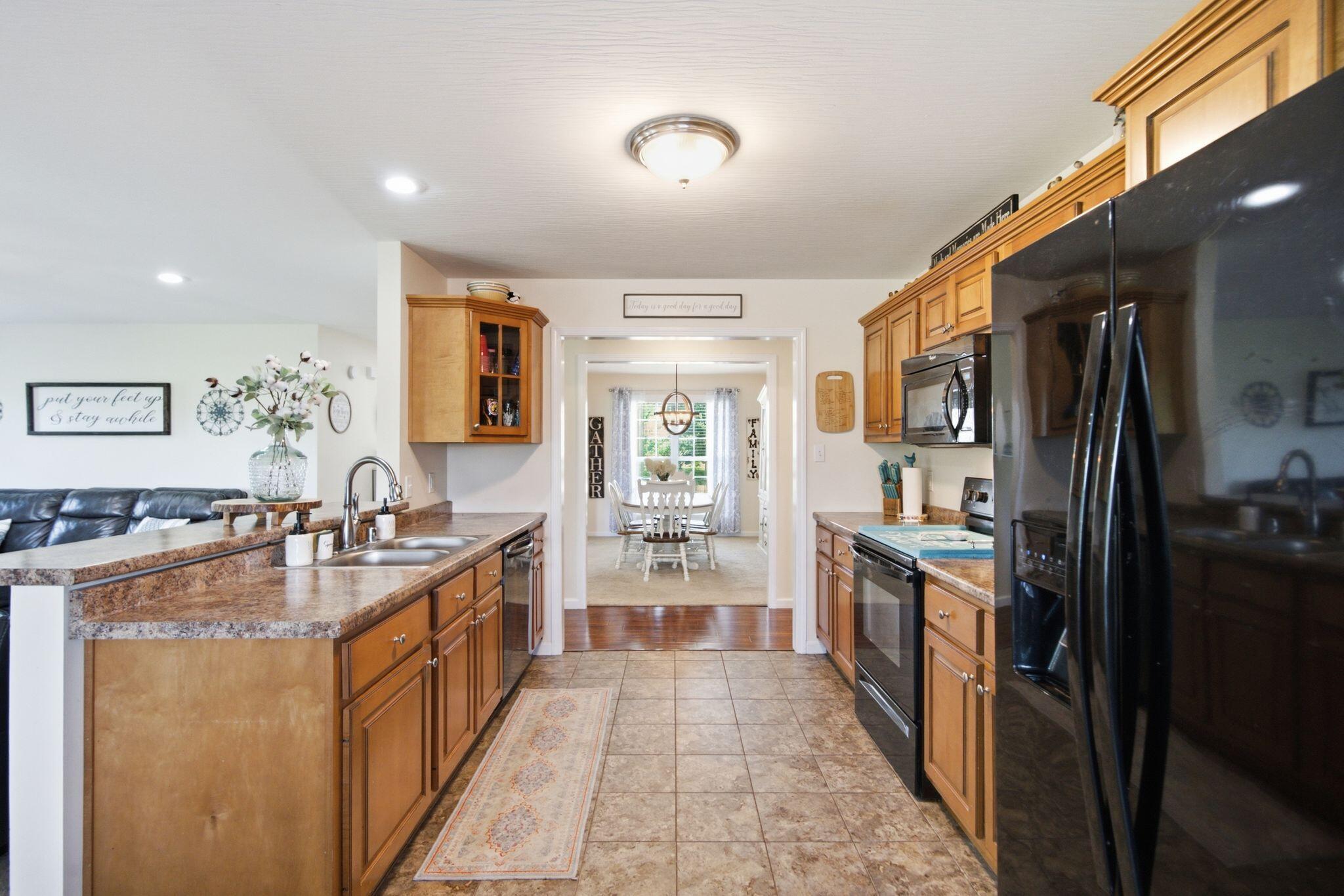 273 Ridgefield Drive Property Photo 17