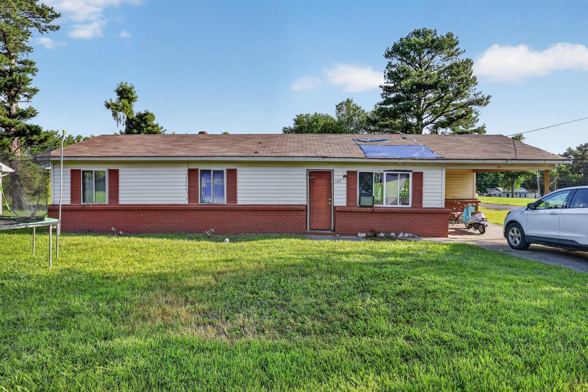 501 Windsor Drive Property Photo 1