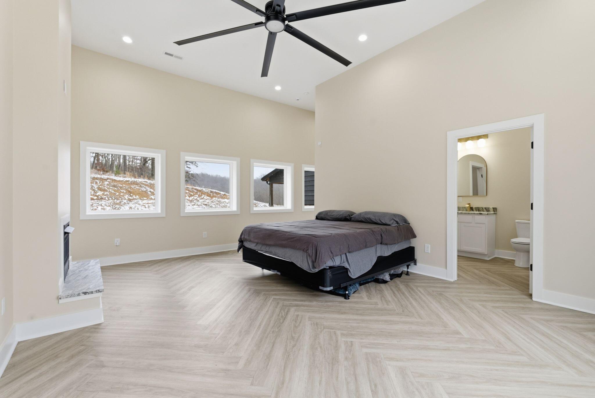 223 Hollin Road Property Photo 22
