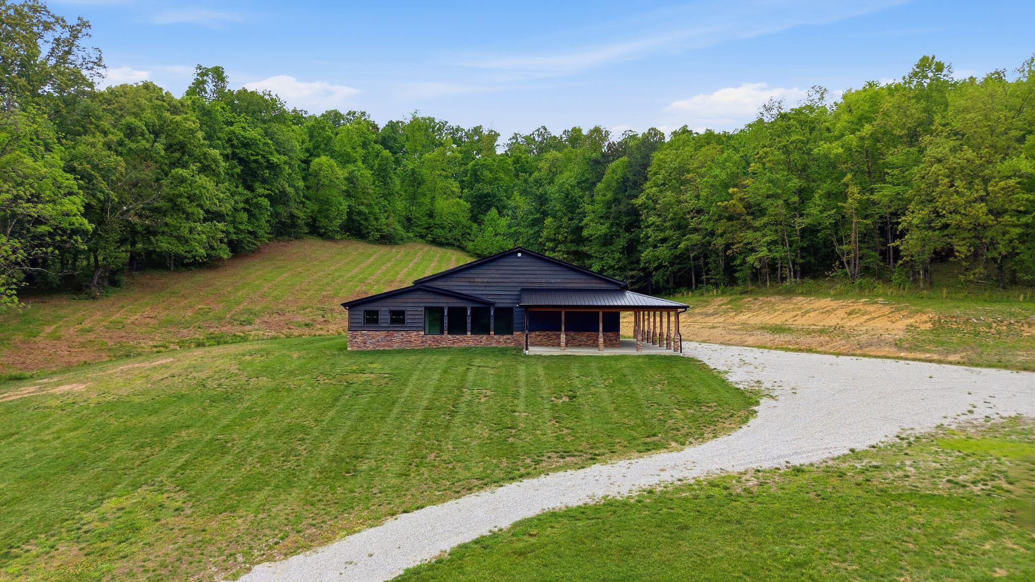 223 Hollin Road Property Photo 36