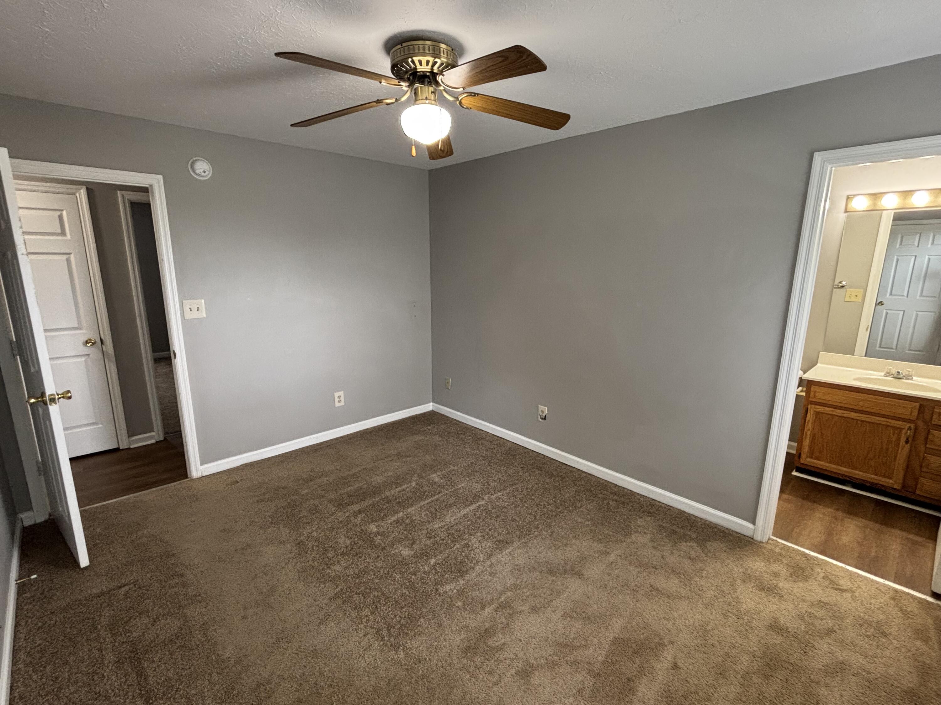 210 Maple Leaf Lane Property Photo 6