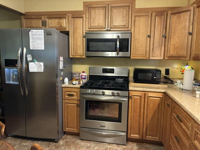 211 Reed Street Property Photo 5
