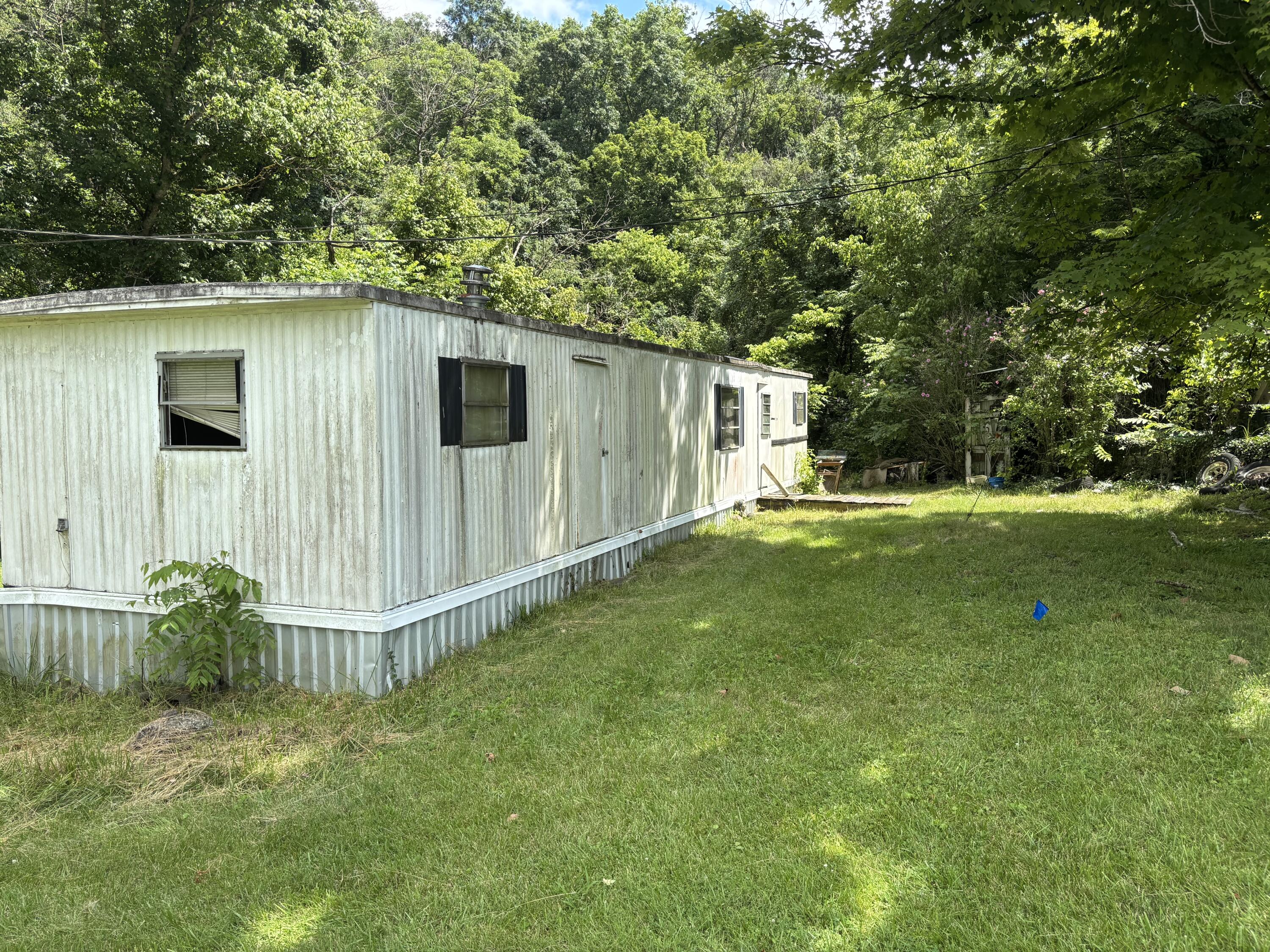 6250 Mccracken Pike Property Photo 1