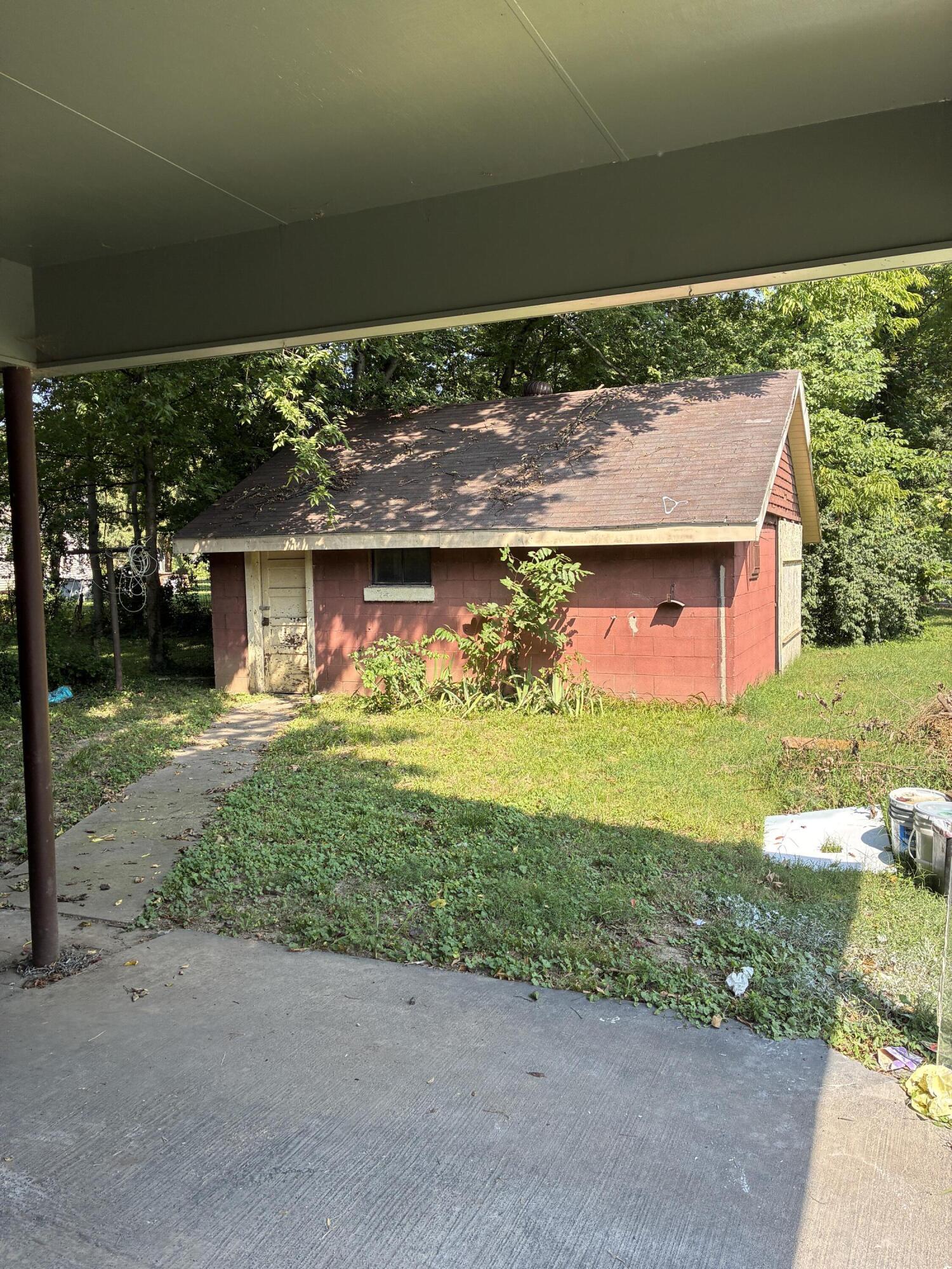 1907 Adams Street Property Photo 18