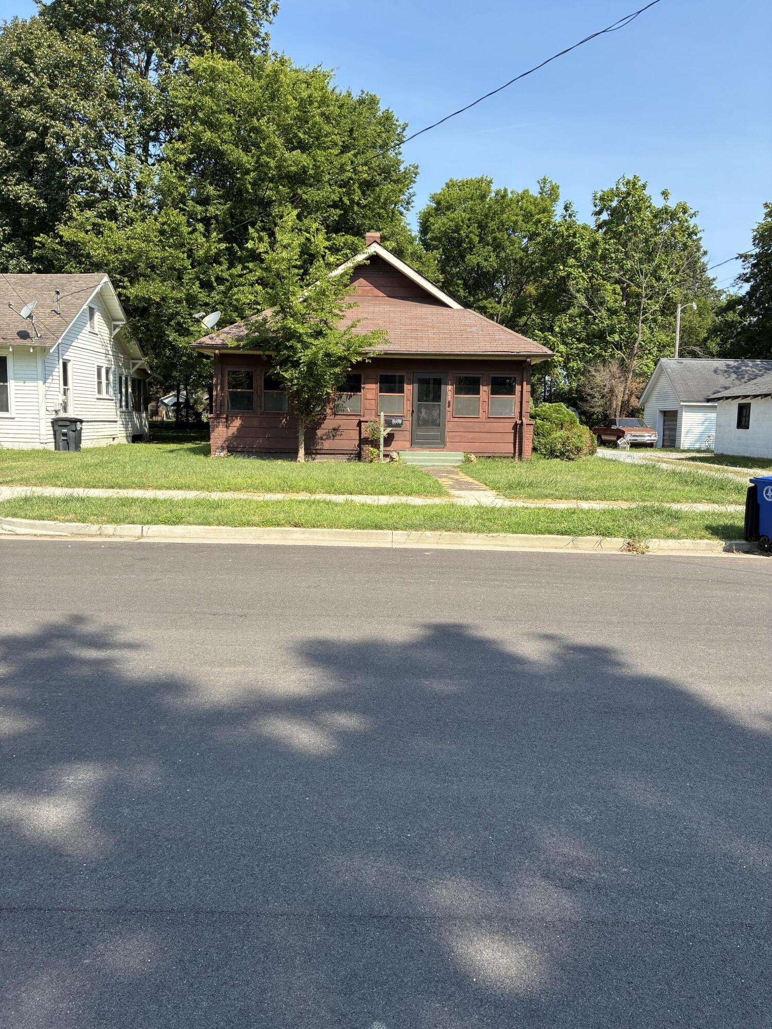 1907 Adams Street Property Photo 22