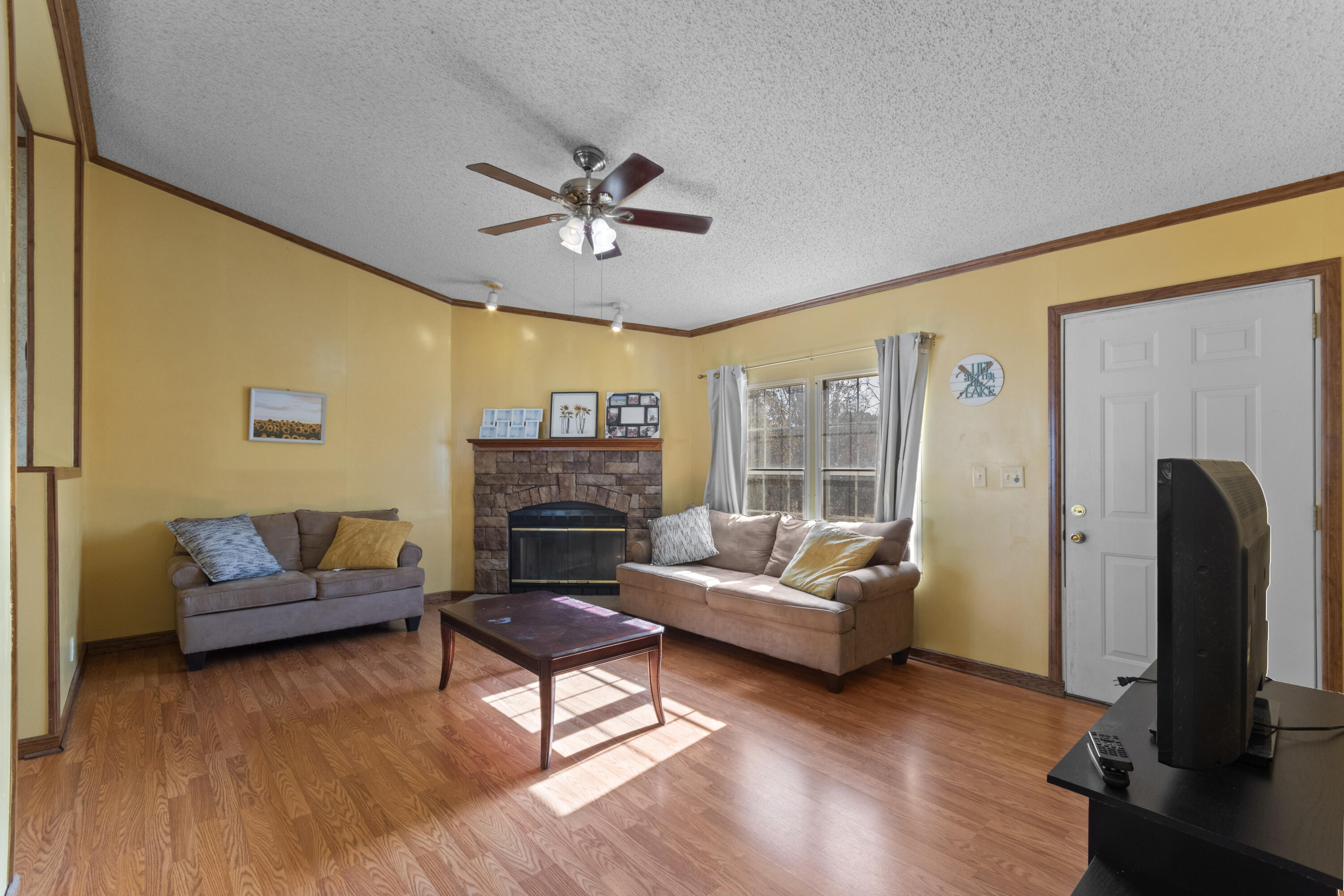 408 Shoreline Drive Property Photo 5
