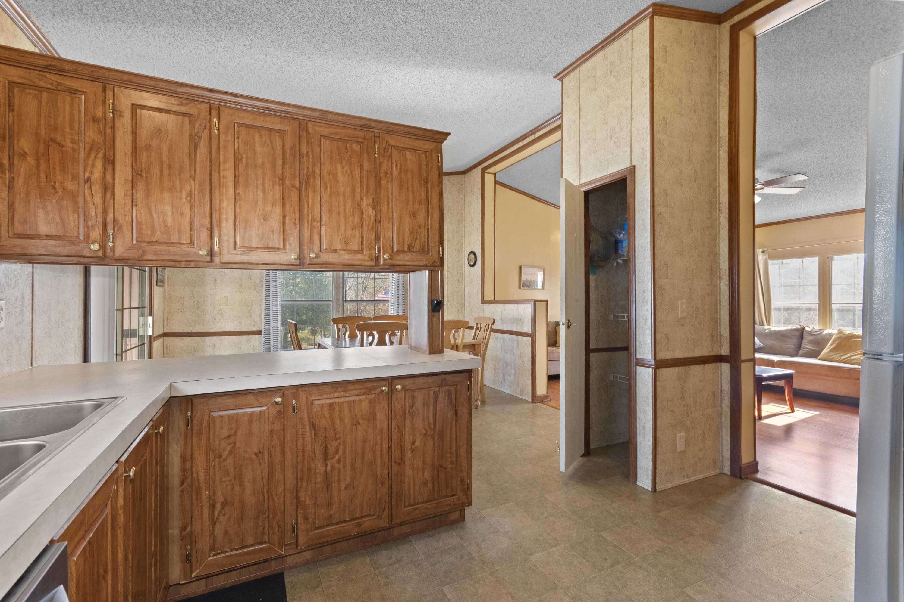 408 Shoreline Drive Property Photo 8