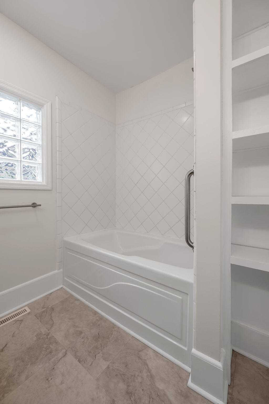 814 Melrose Avenue Property Photo 10