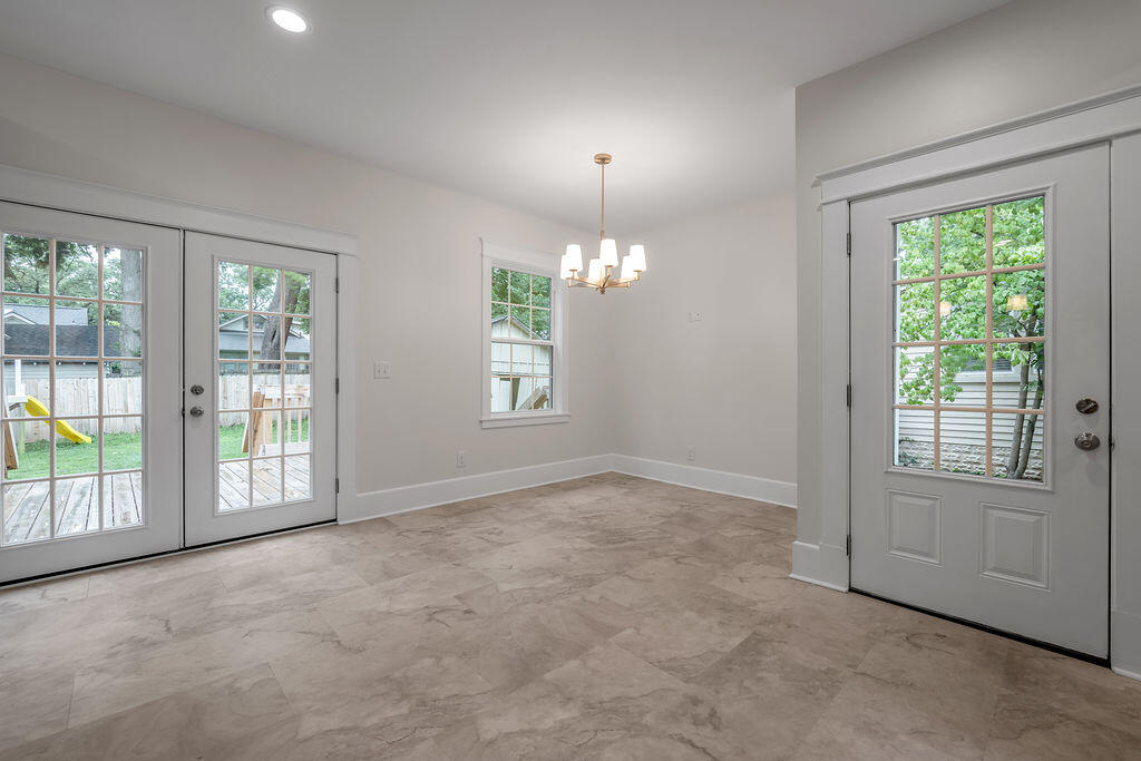 814 Melrose Avenue Property Photo 18