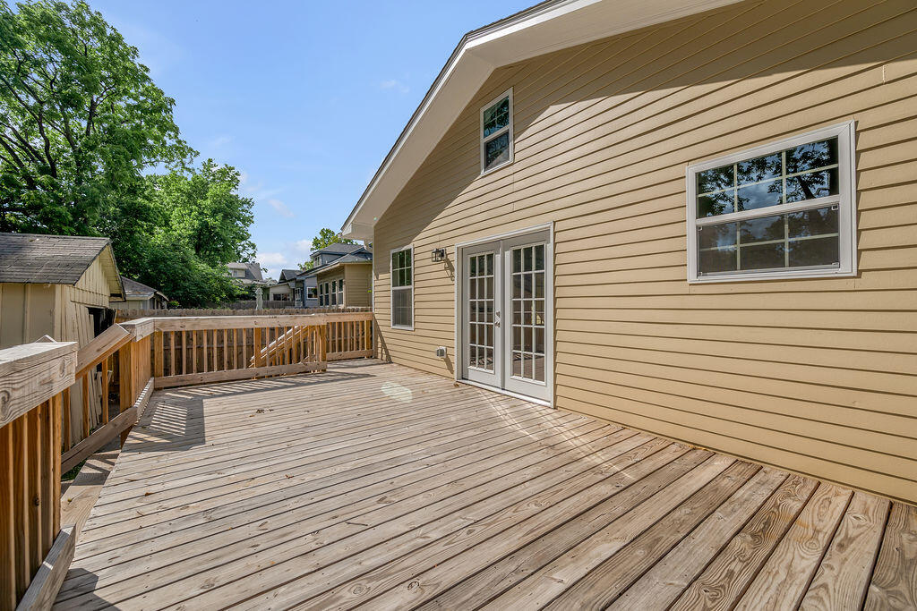 814 Melrose Avenue Property Photo 33