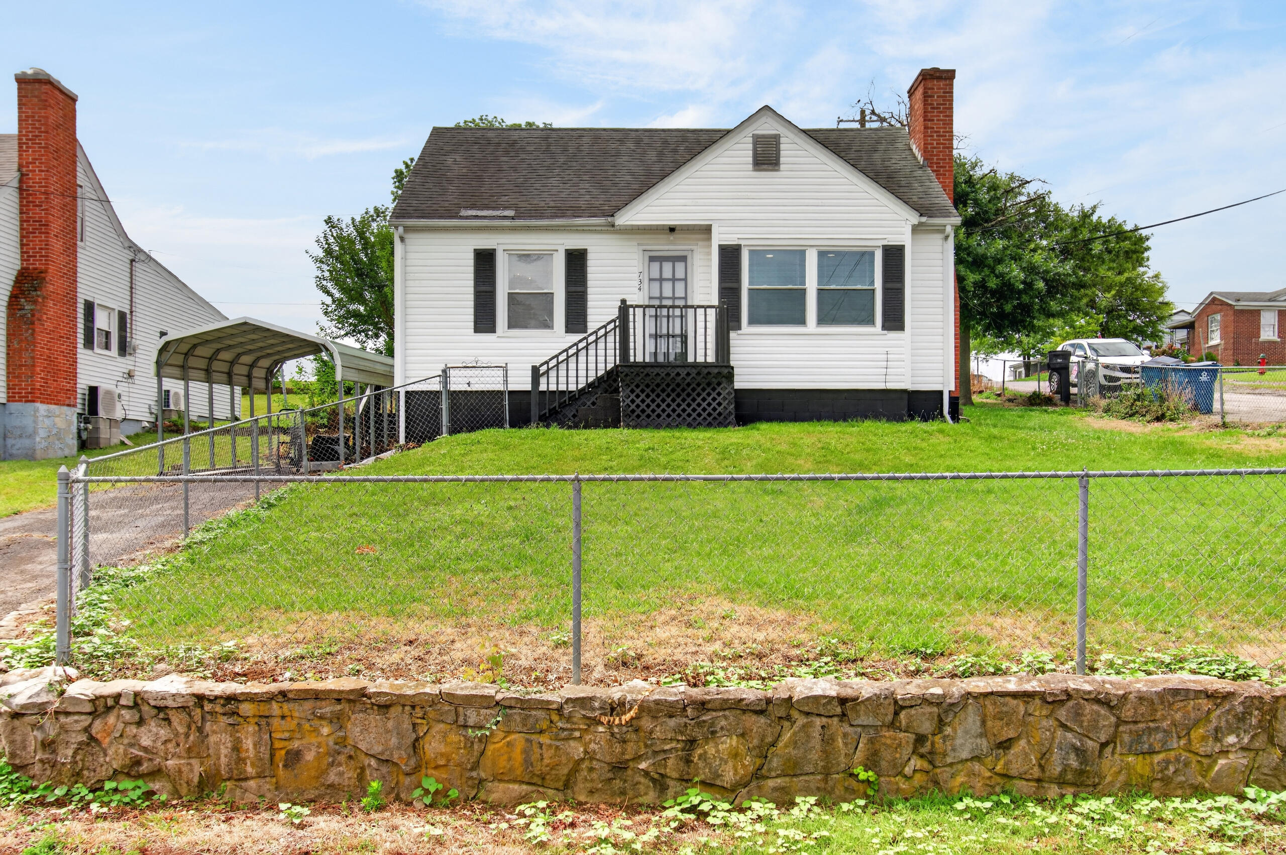 734 Maple Avenue Property Photo 2