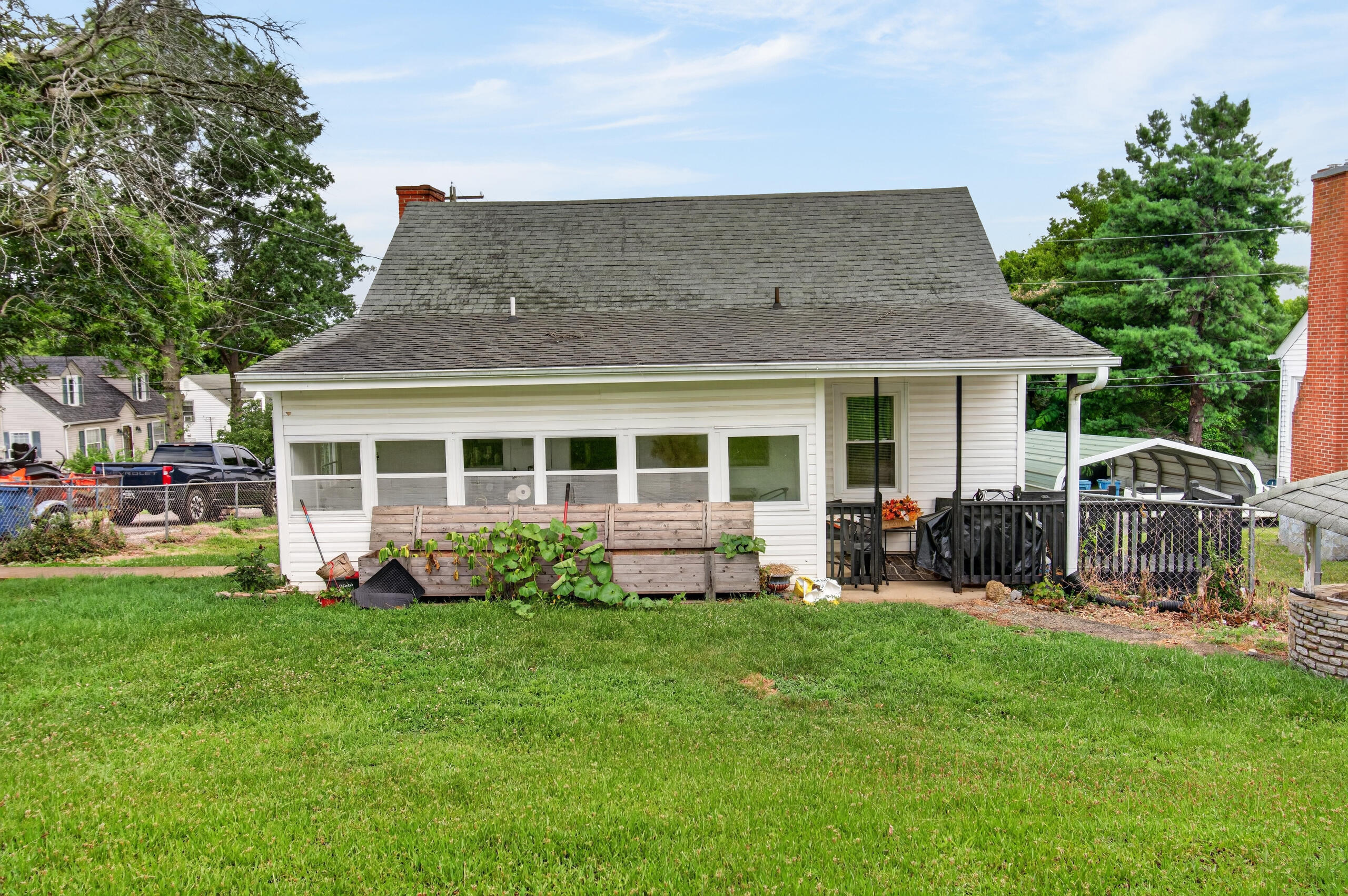 734 Maple Avenue Property Photo 5