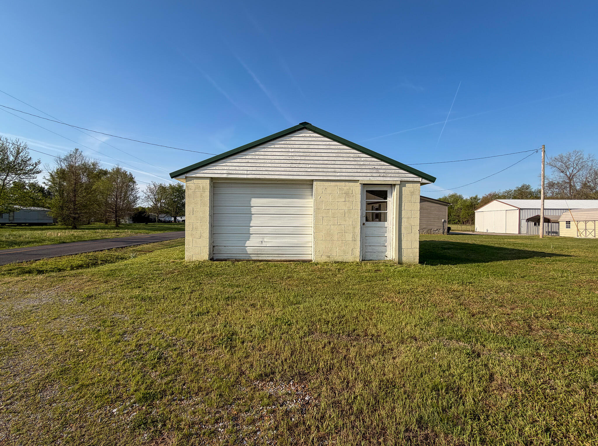 12800 Woodville Road Property Photo 3