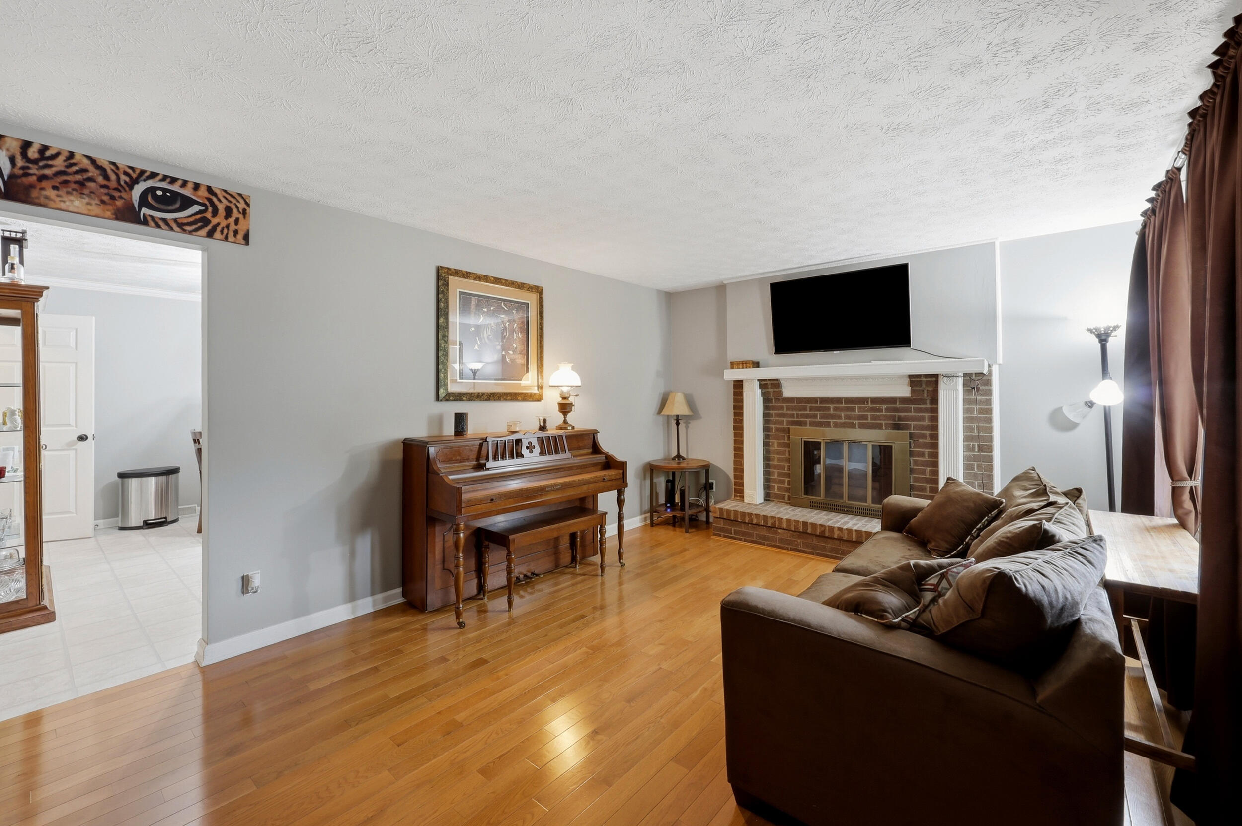 216 Robyn Drive Property Photo 3