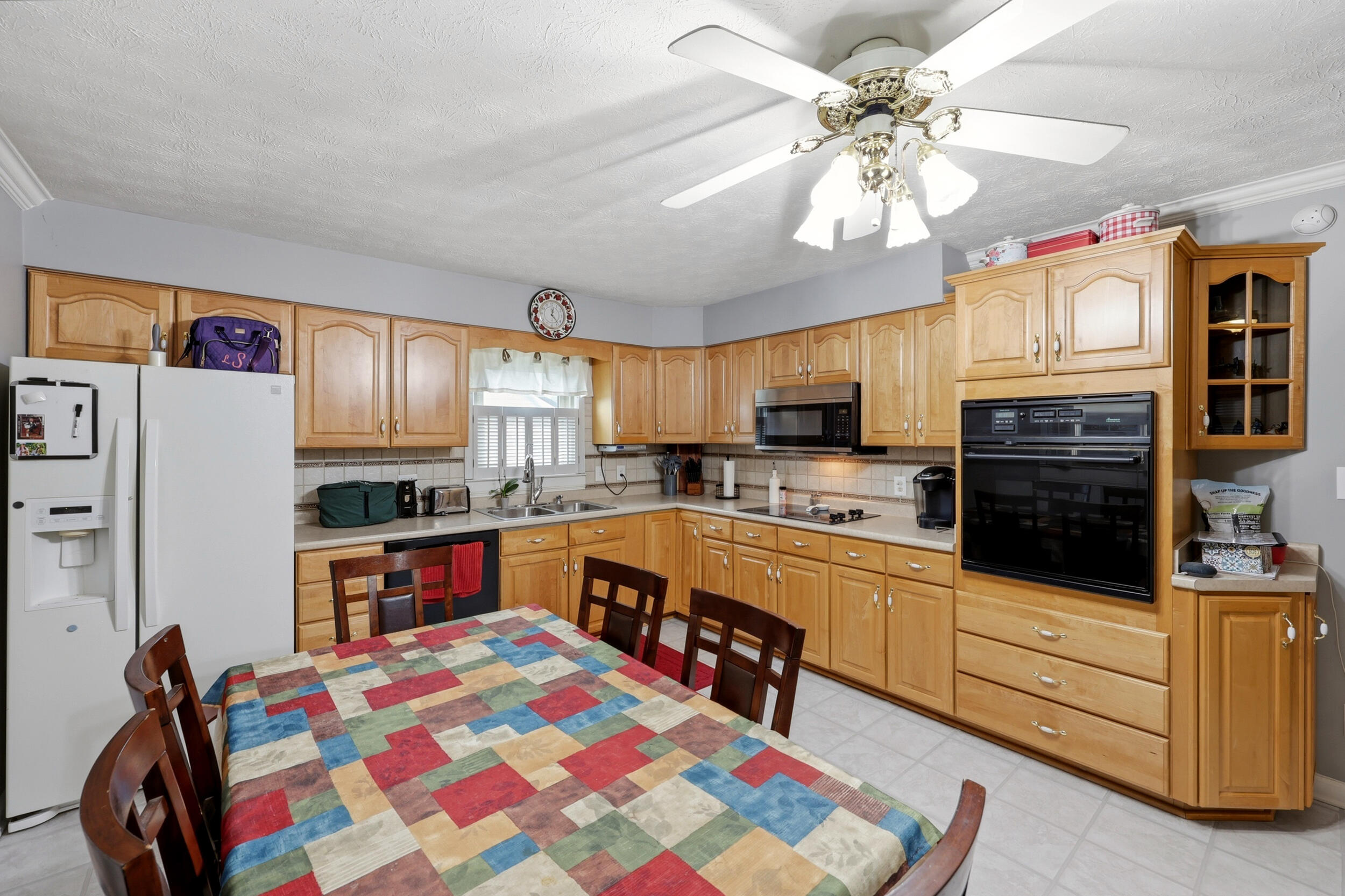 216 Robyn Drive Property Photo 11
