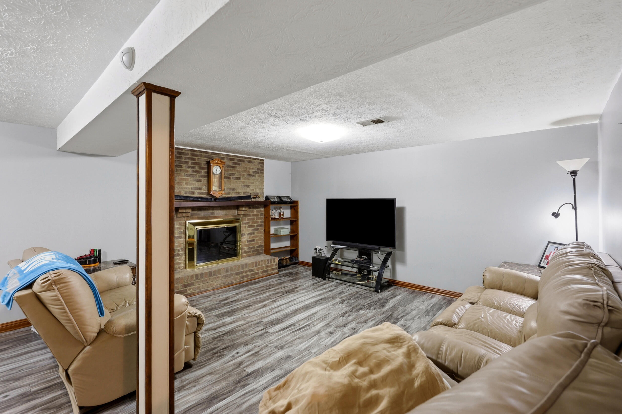216 Robyn Drive Property Photo 15