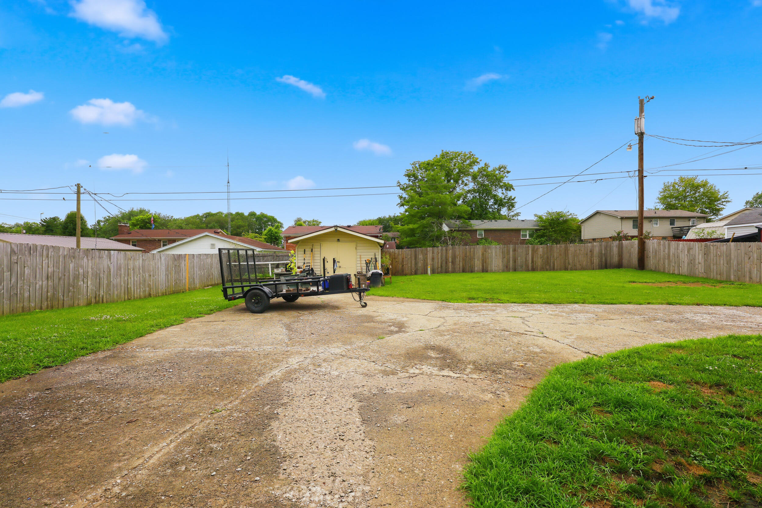 216 Robyn Drive Property Photo 23