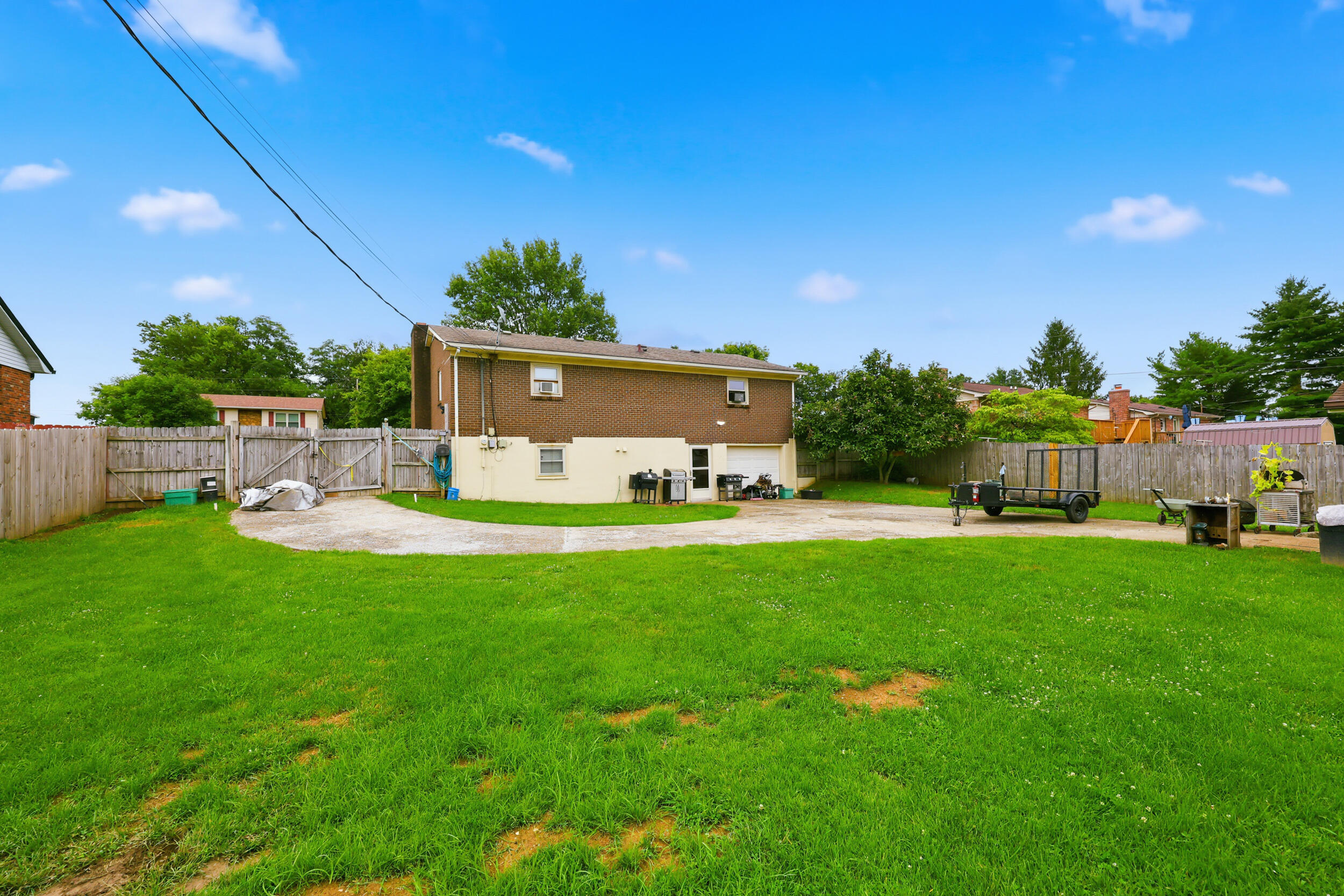 216 Robyn Drive Property Photo 26