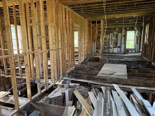 3032 Mayfield Road Property Photo 5