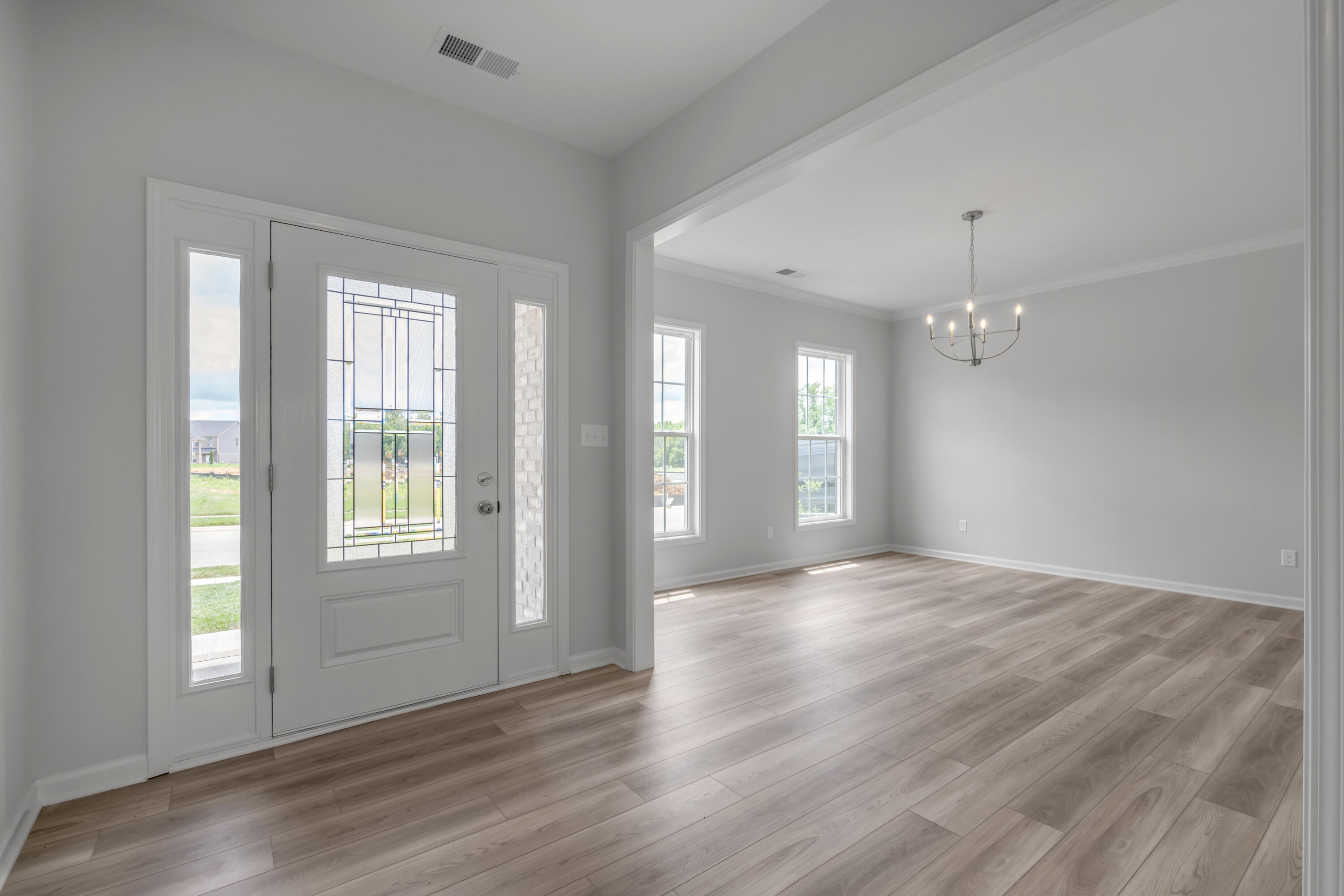 1909 Belhurst Way Property Photo 2
