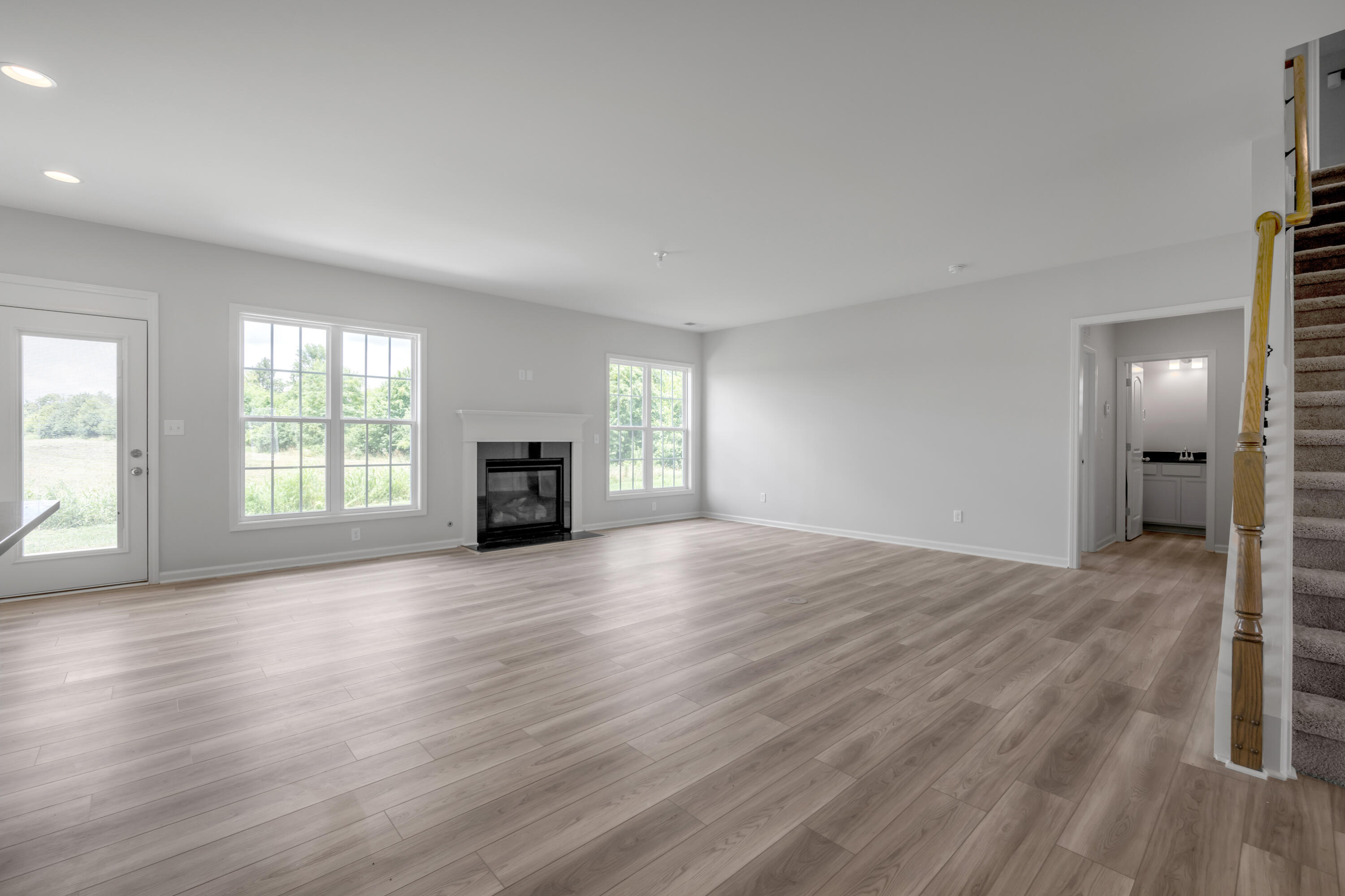 1909 Belhurst Way Property Photo 4