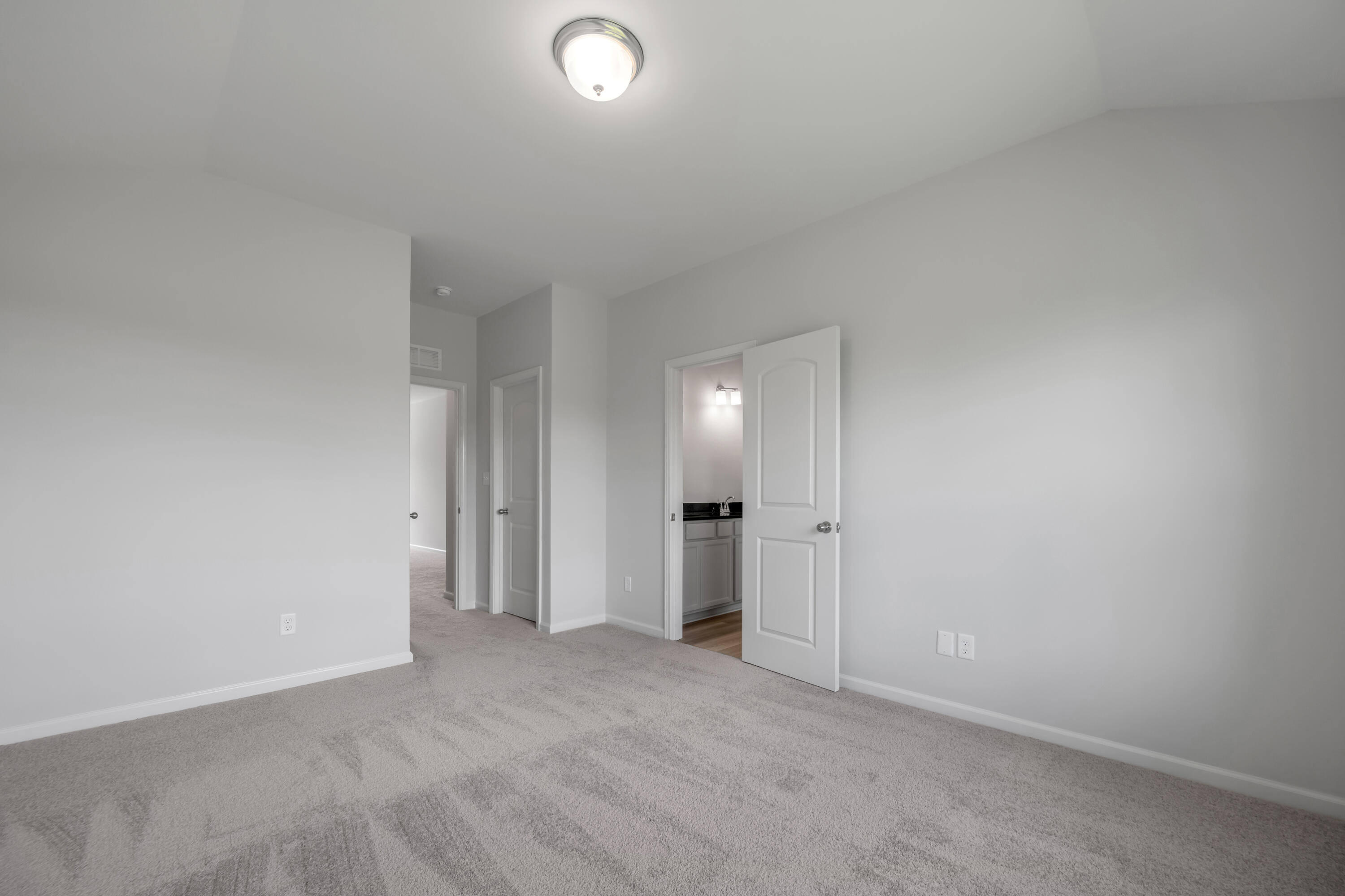 1909 Belhurst Way Property Photo 13
