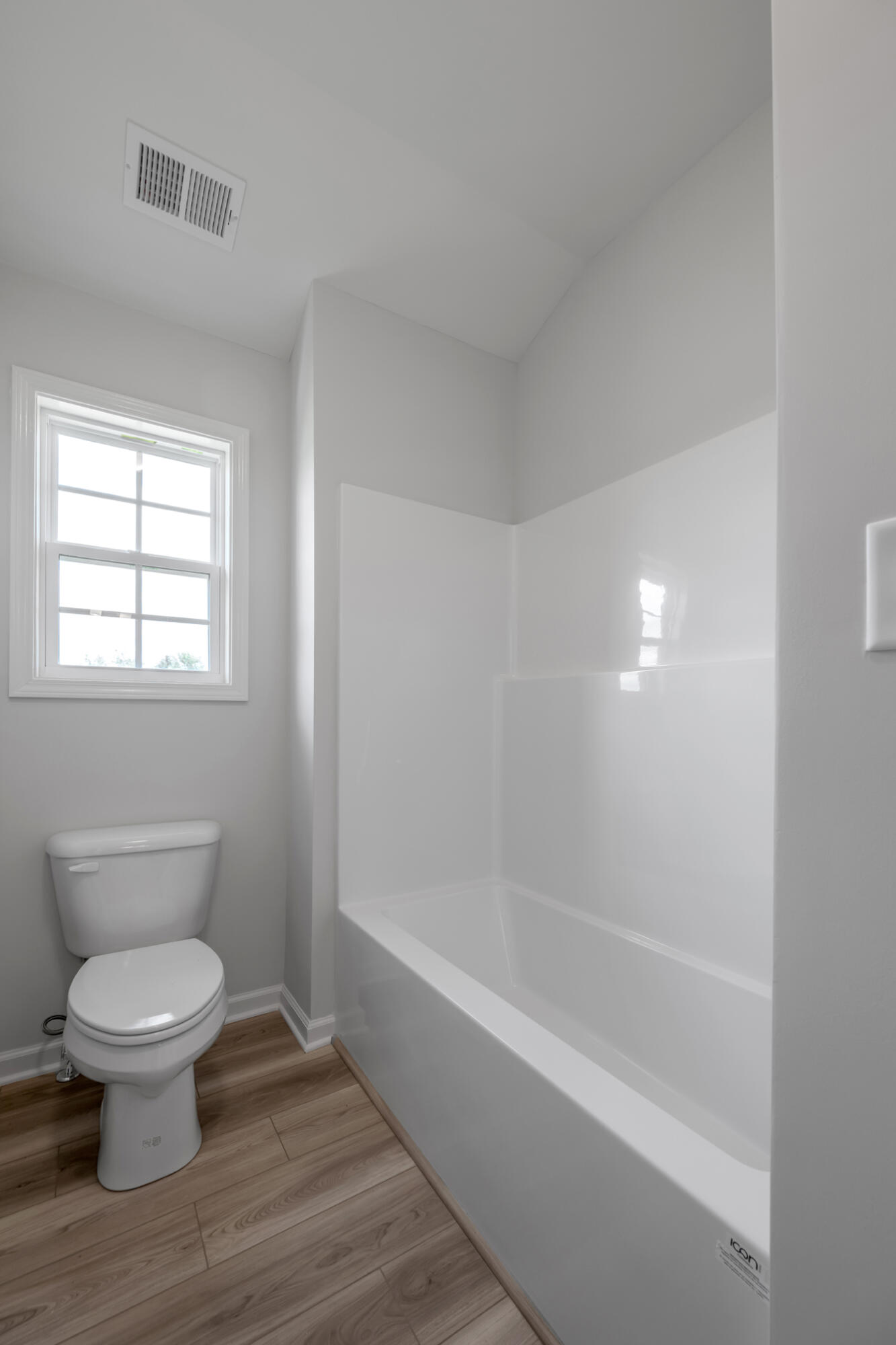 1909 Belhurst Way Property Photo 15